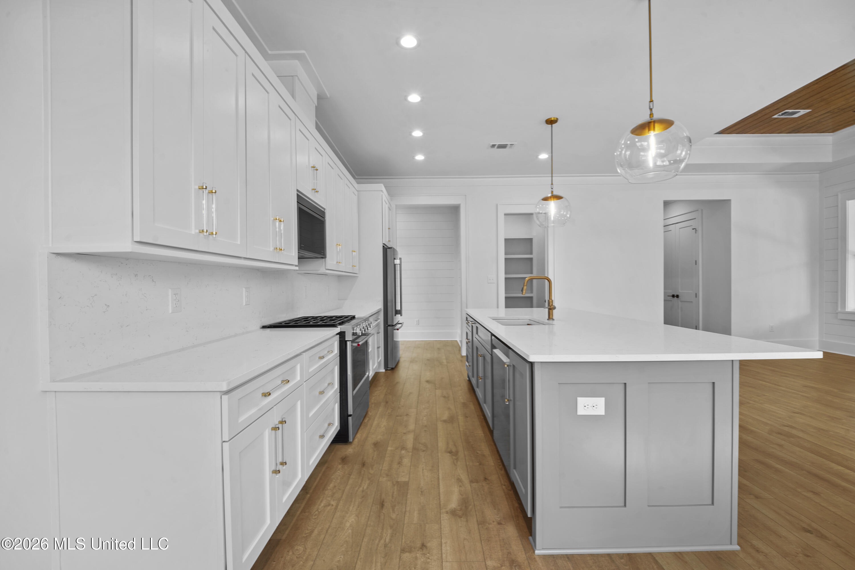 260 Clark Avenue Property Photo 12
