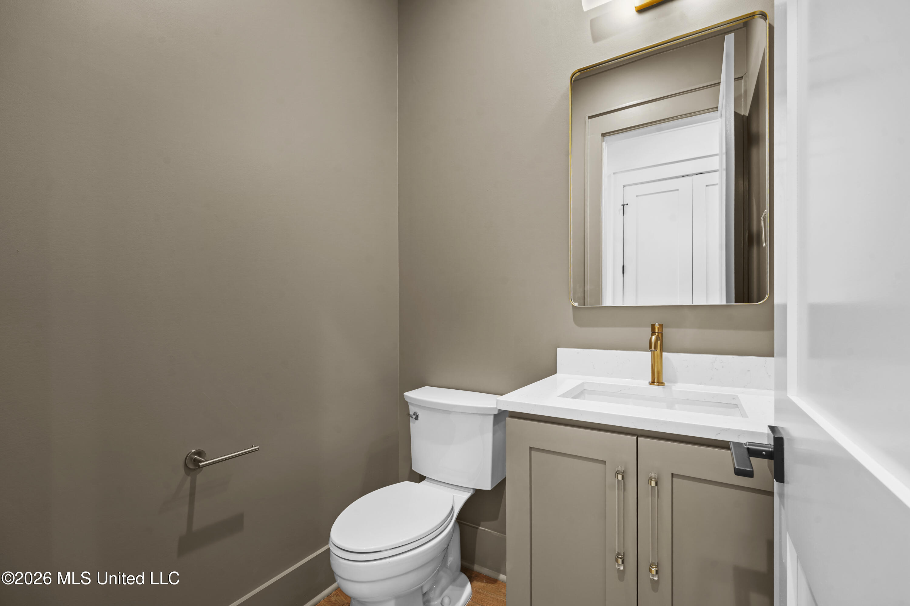 260 Clark Avenue Property Photo 14