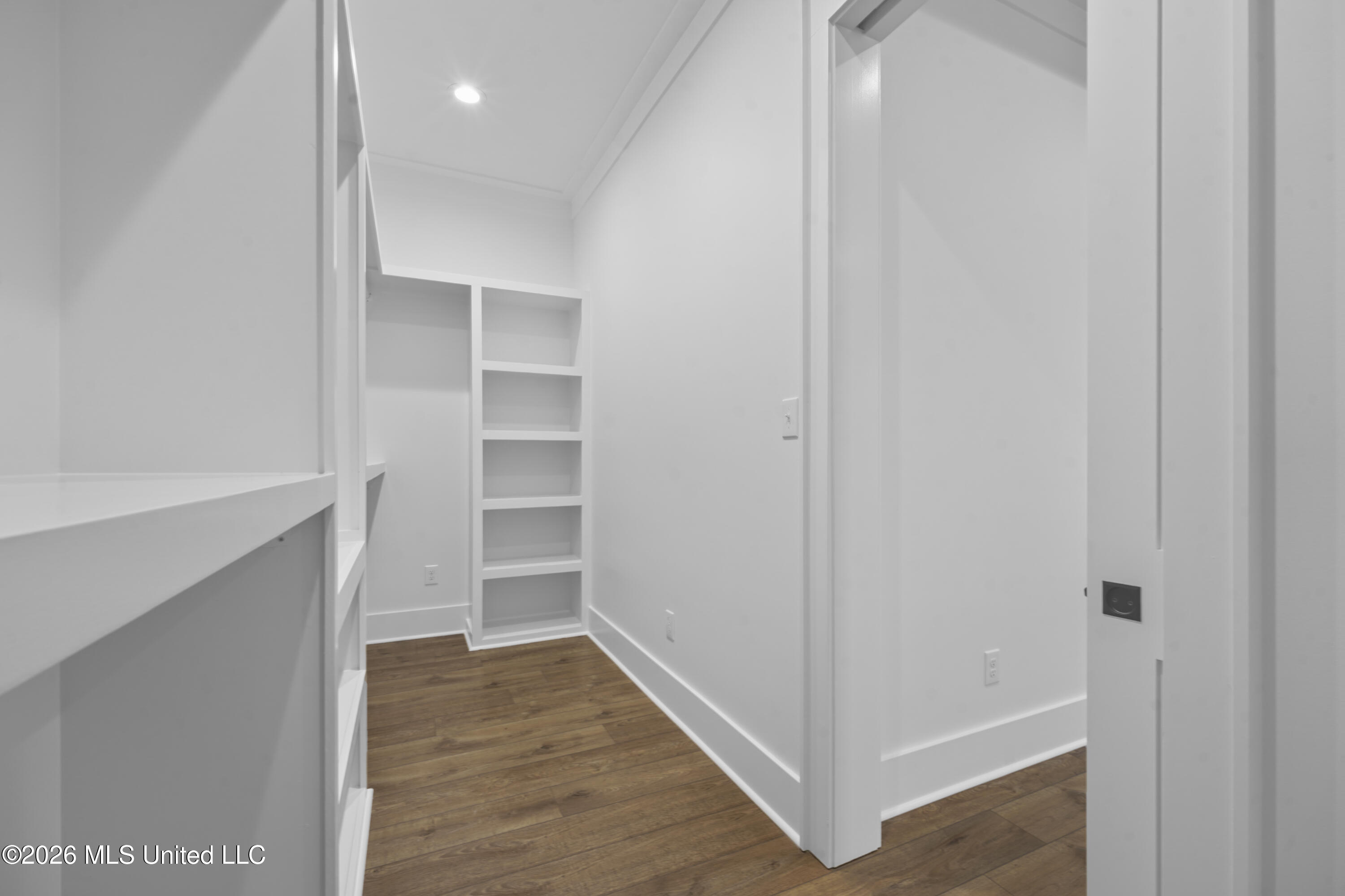 260 Clark Avenue Property Photo 17