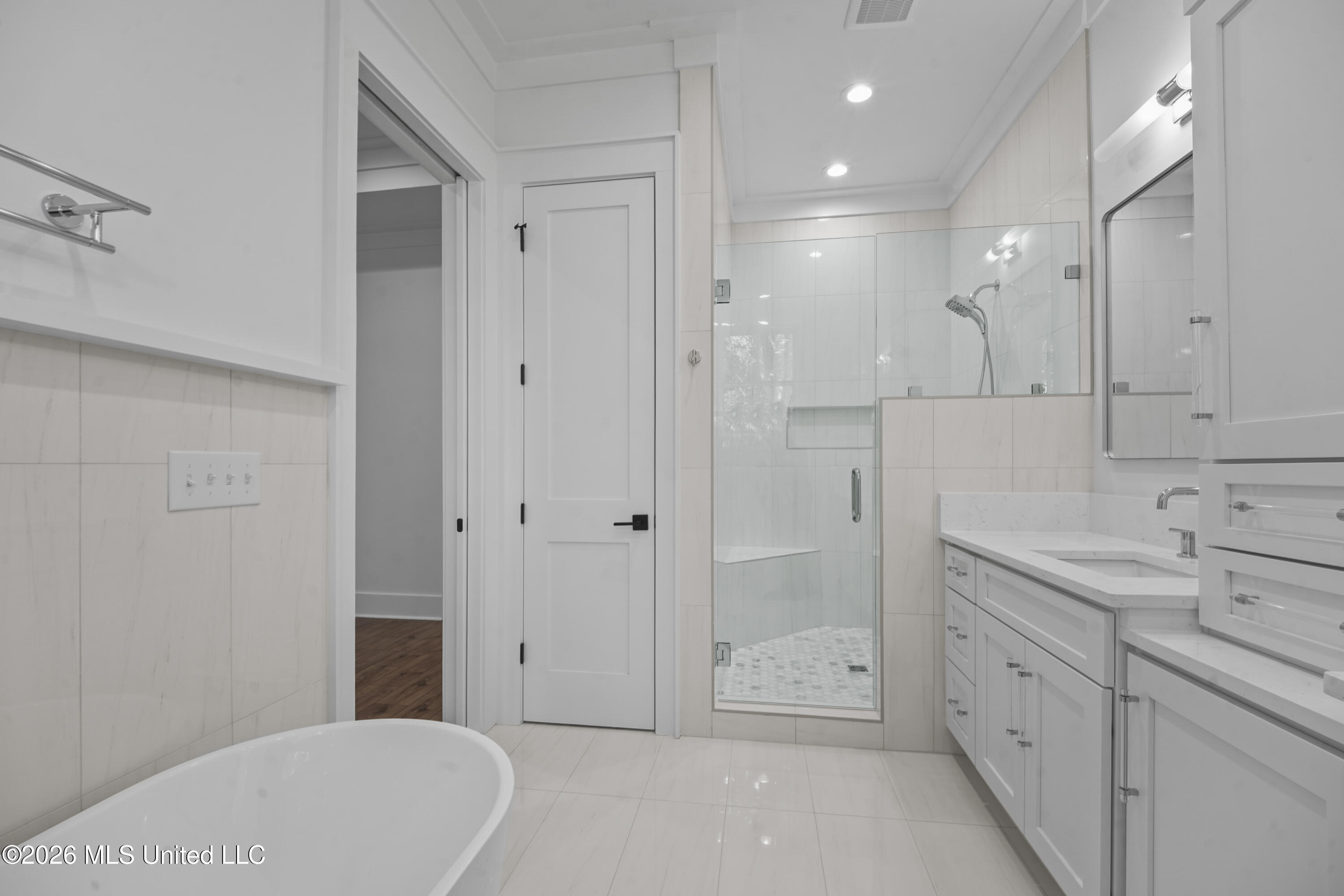 260 Clark Avenue Property Photo 19
