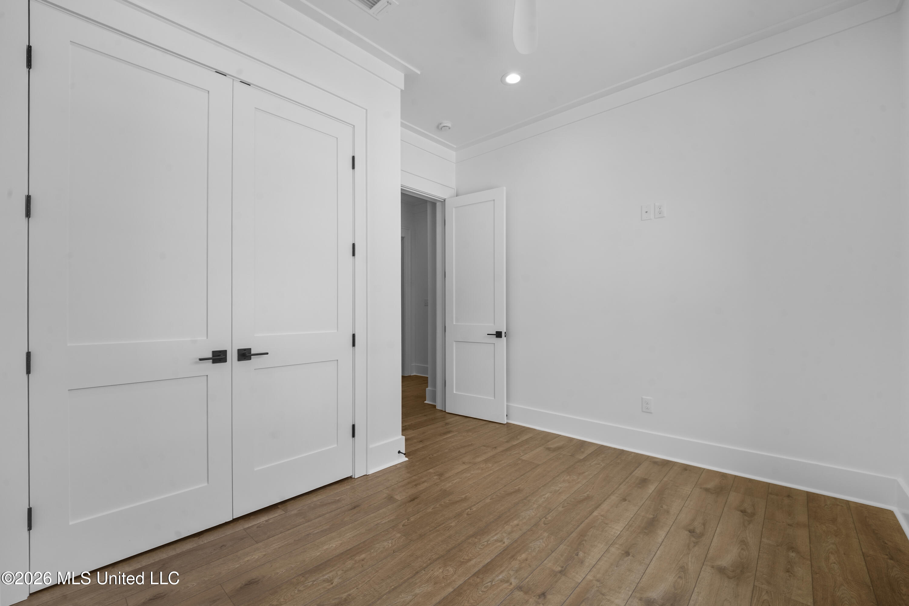 260 Clark Avenue Property Photo 21