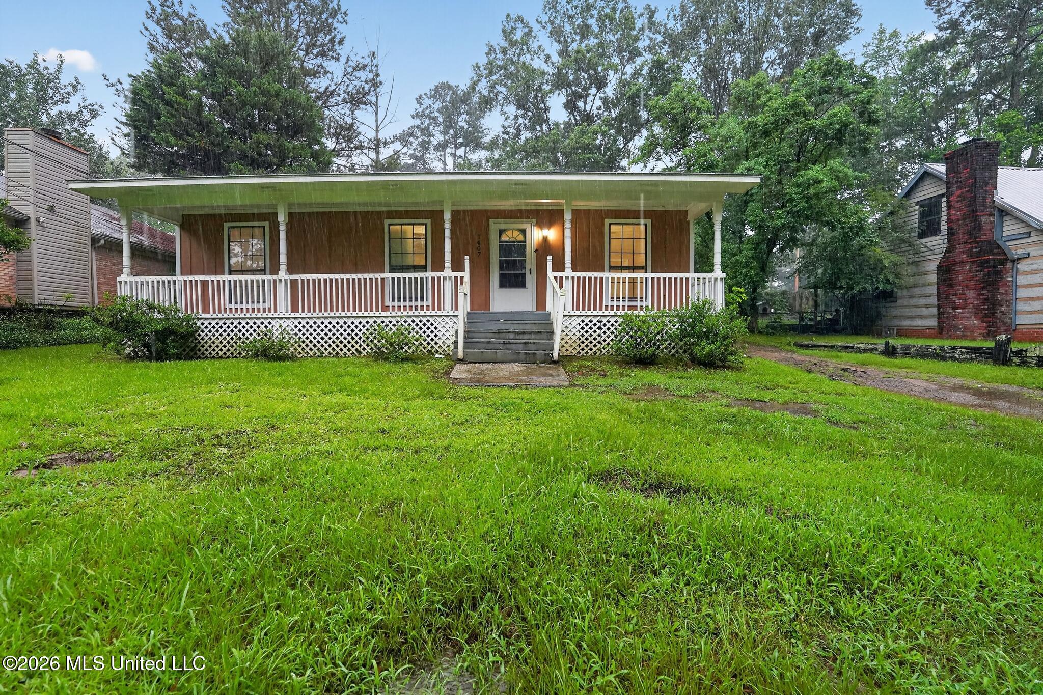 1407 Summit Avenue Property Photo 1
