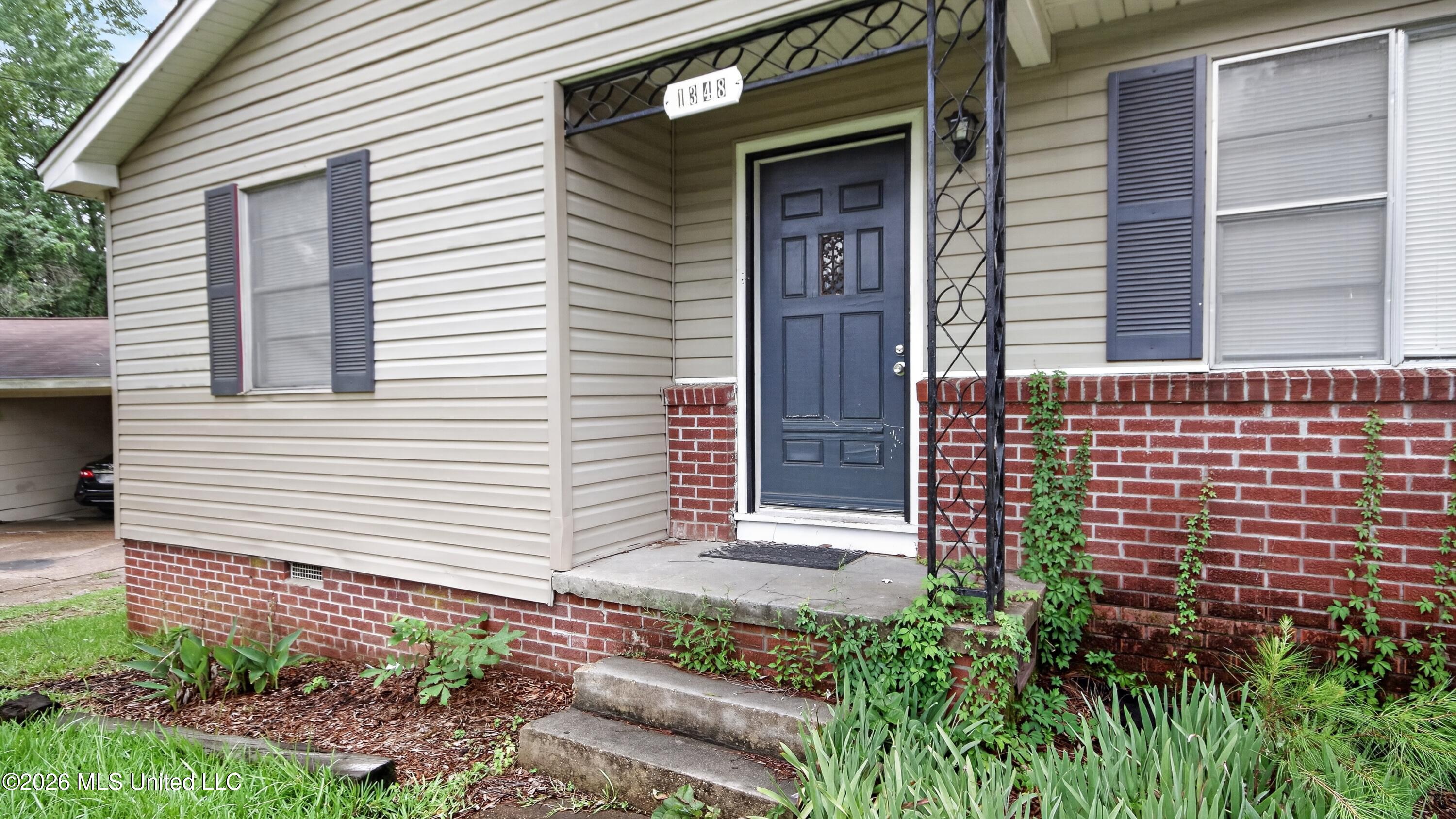 1348 Marydale Drive Property Photo 2