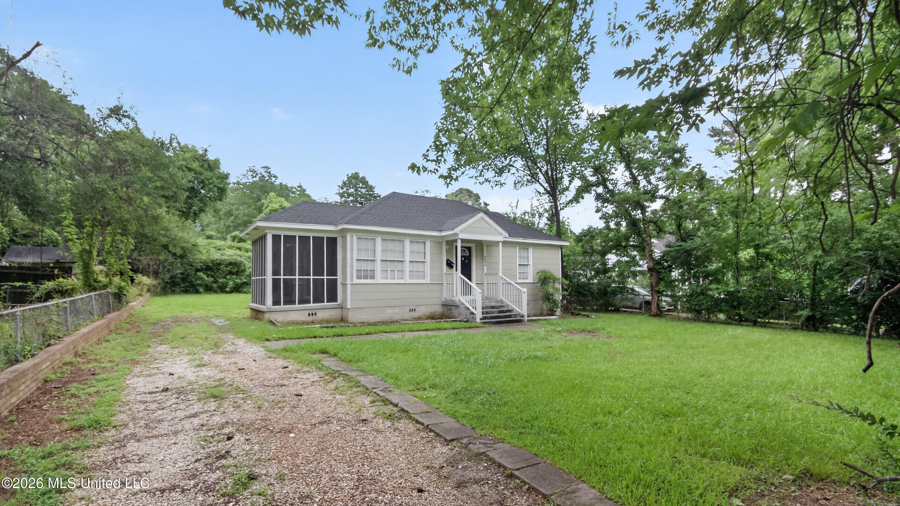 4894 Sheridan Drive Property Photo 4