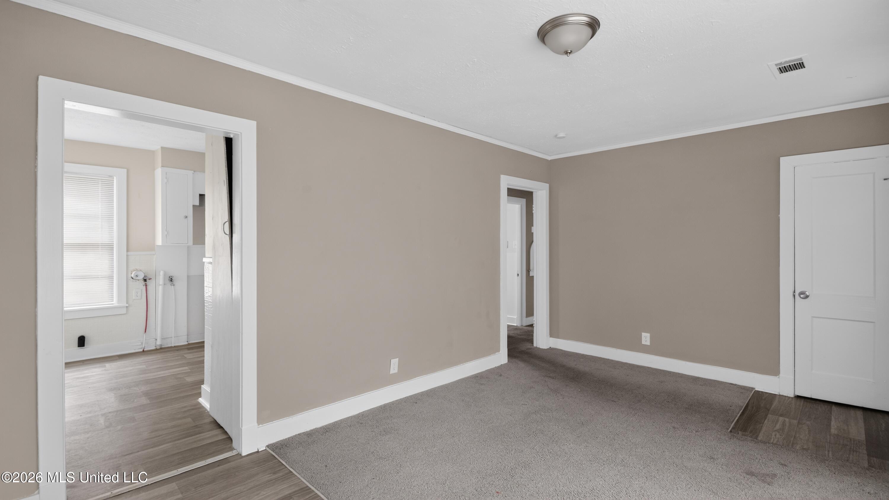 4894 Sheridan Drive Property Photo 10