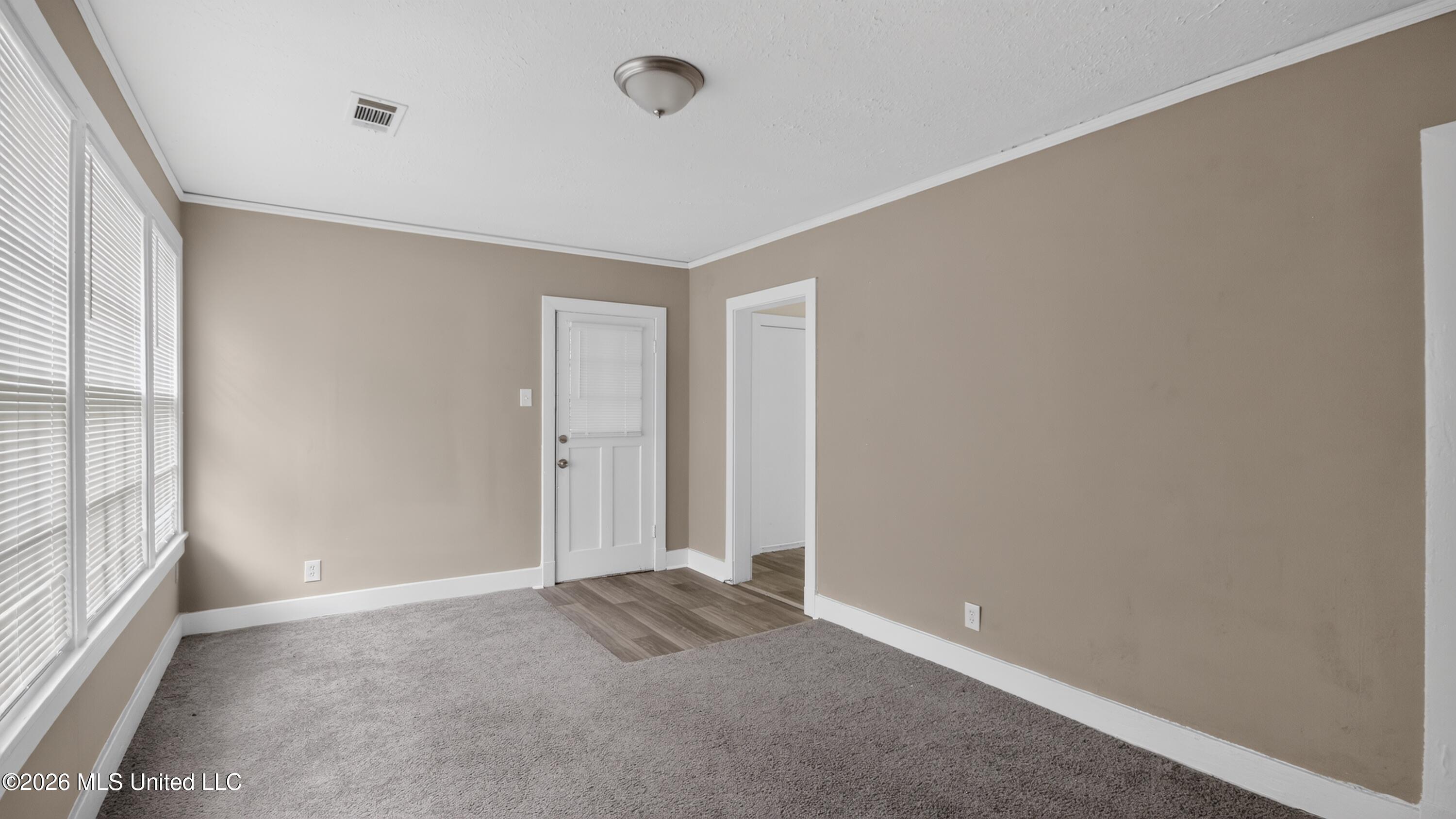 4894 Sheridan Drive Property Photo 12