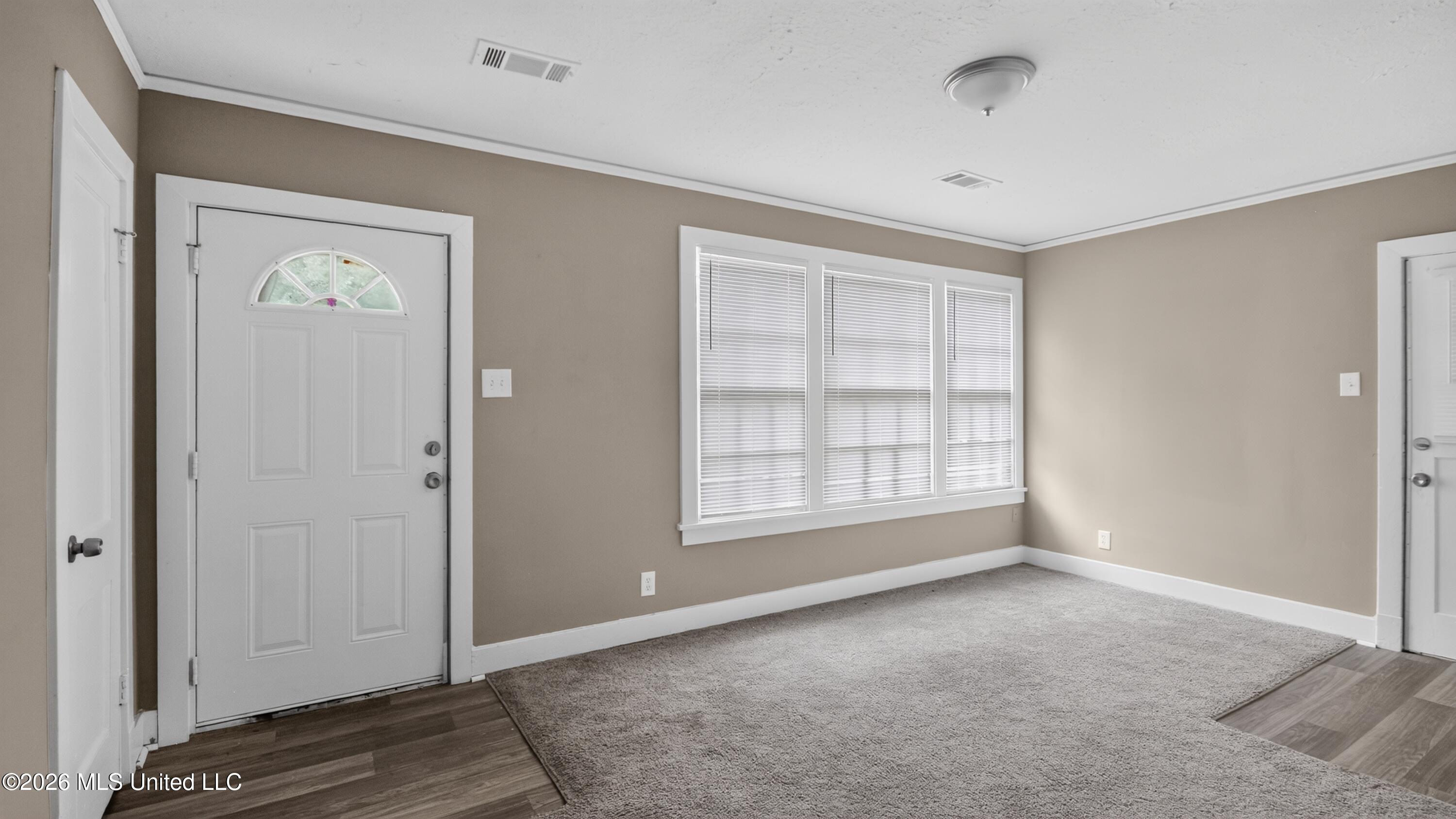 4894 Sheridan Drive Property Photo 13