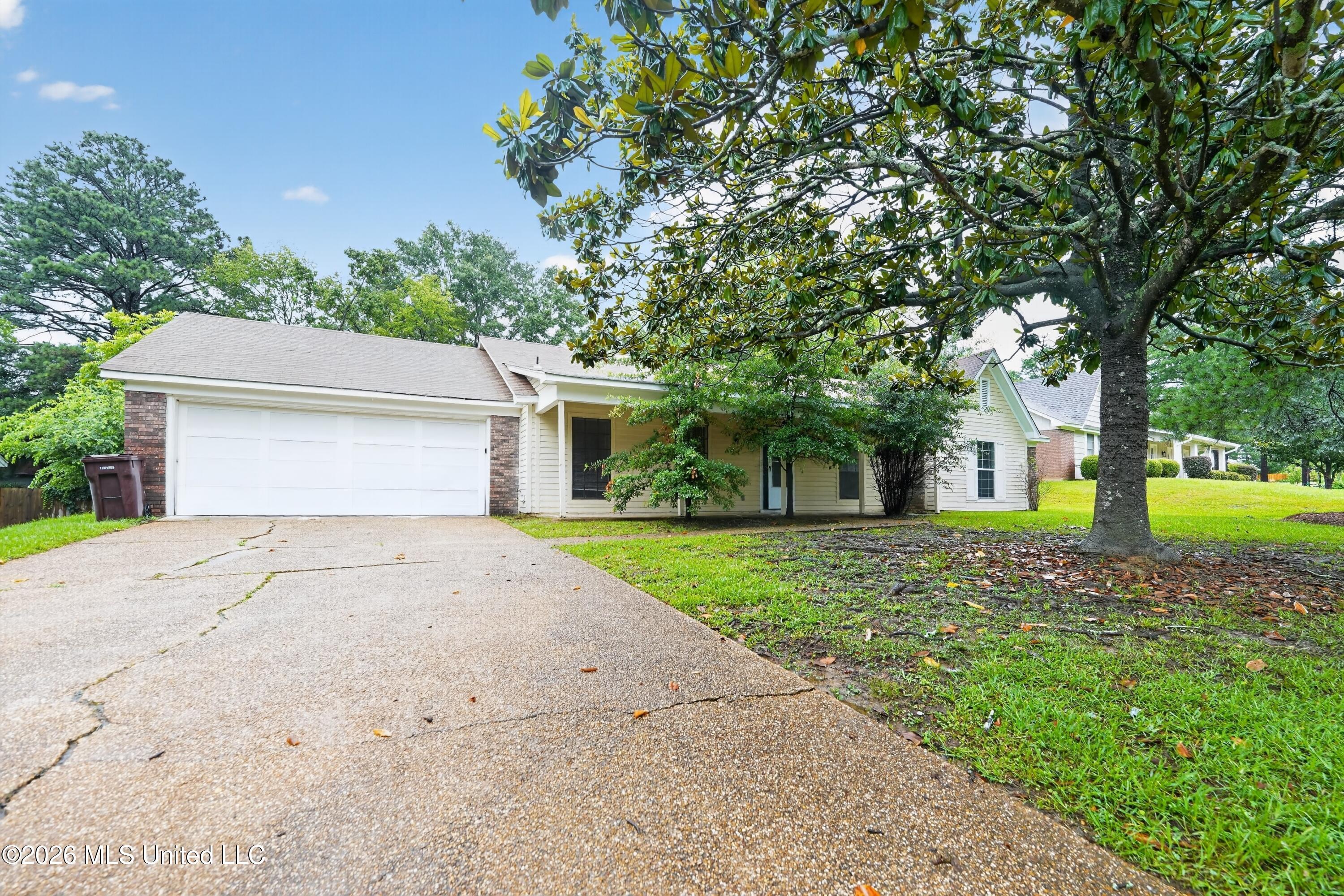 2050 Gateway Drive Property Photo 1