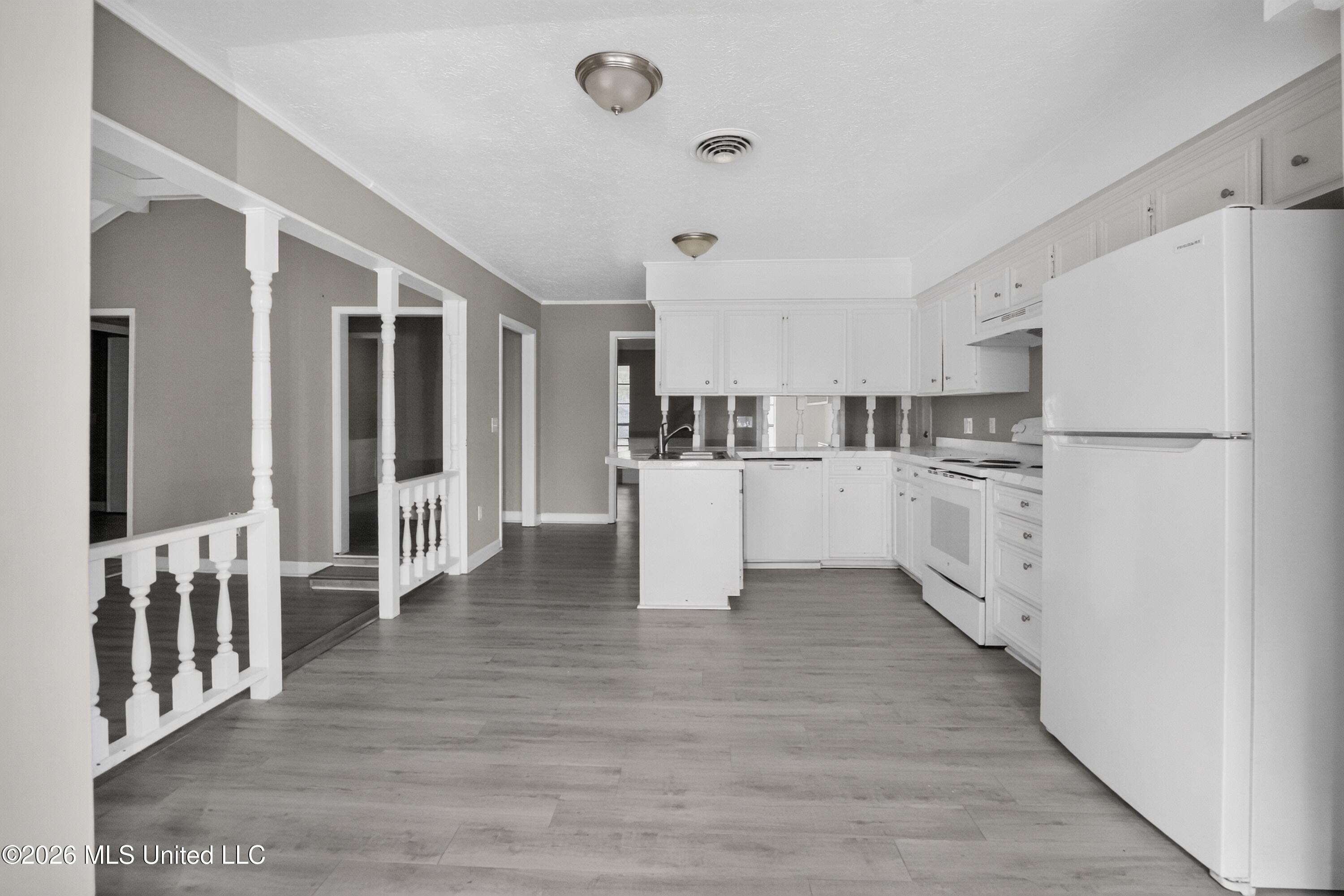 2050 Gateway Drive Property Photo 8
