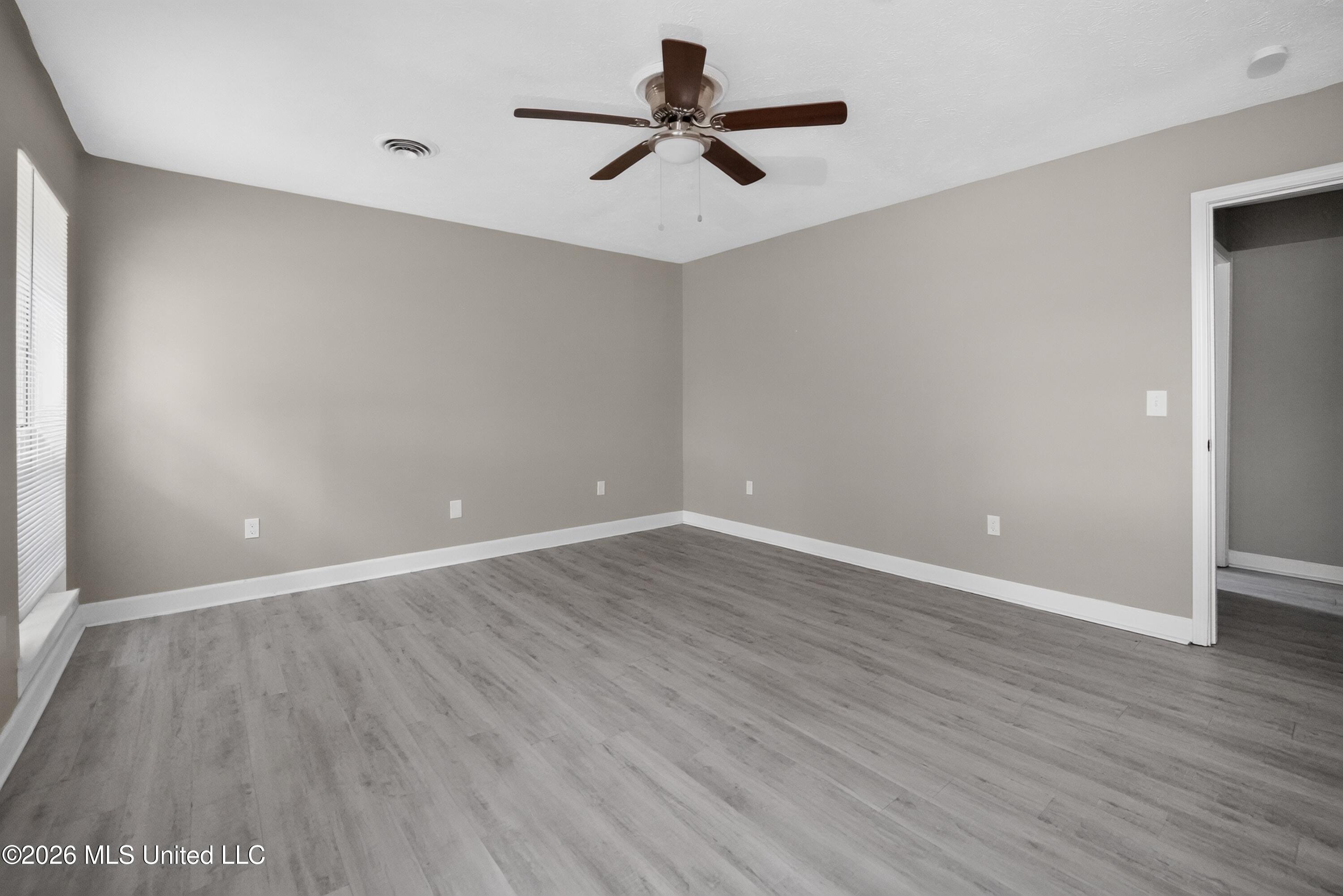 2050 Gateway Drive Property Photo 12