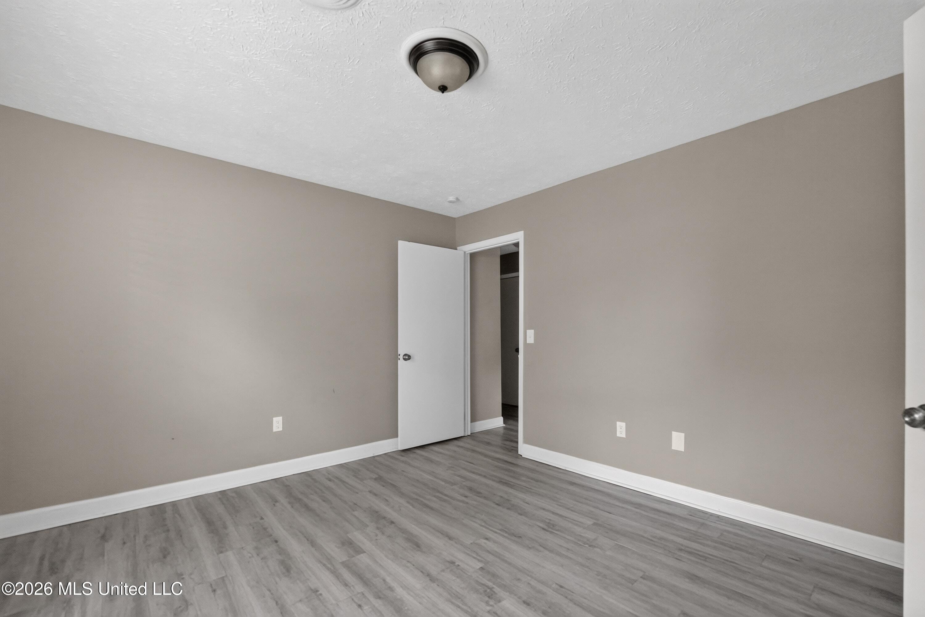 2050 Gateway Drive Property Photo 17