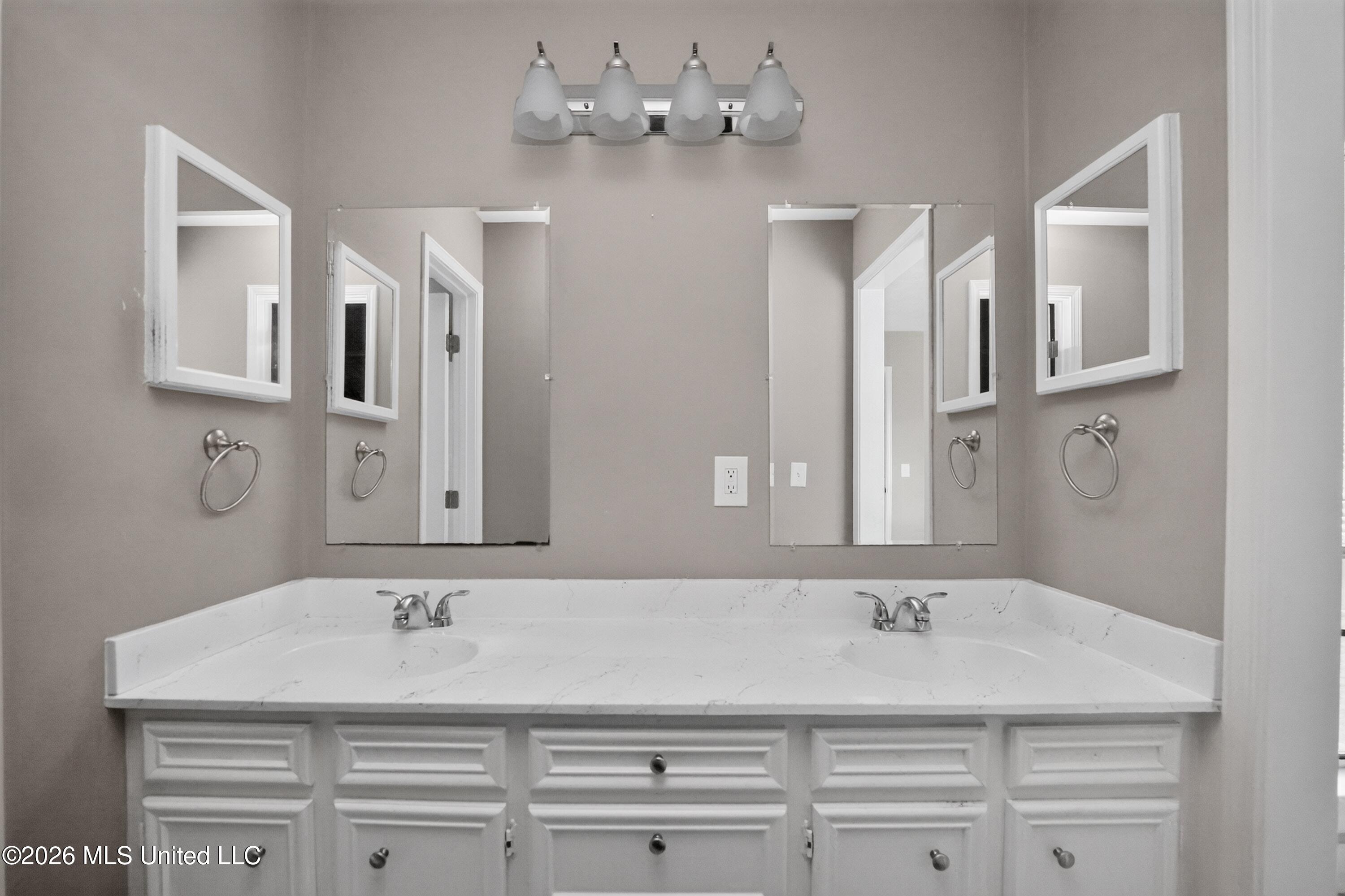 2050 Gateway Drive Property Photo 19