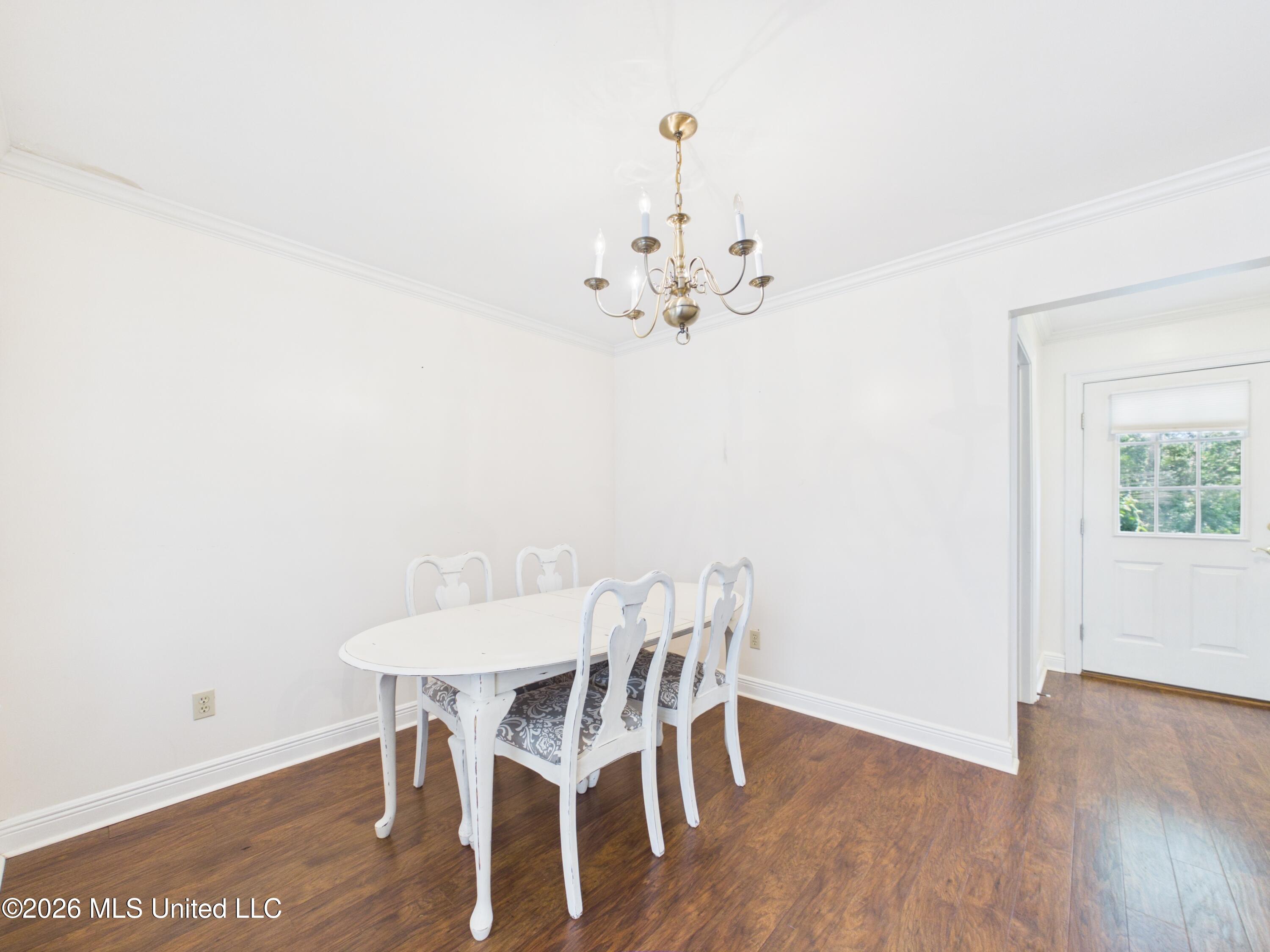 1068 Conley Circle Property Photo 8