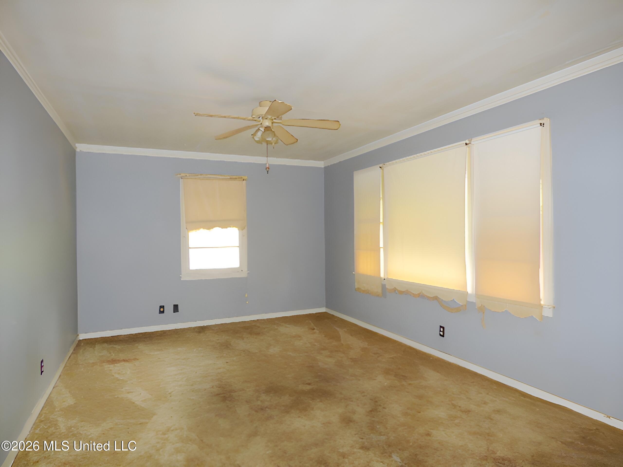 213 Oakland Drive Property Photo 6