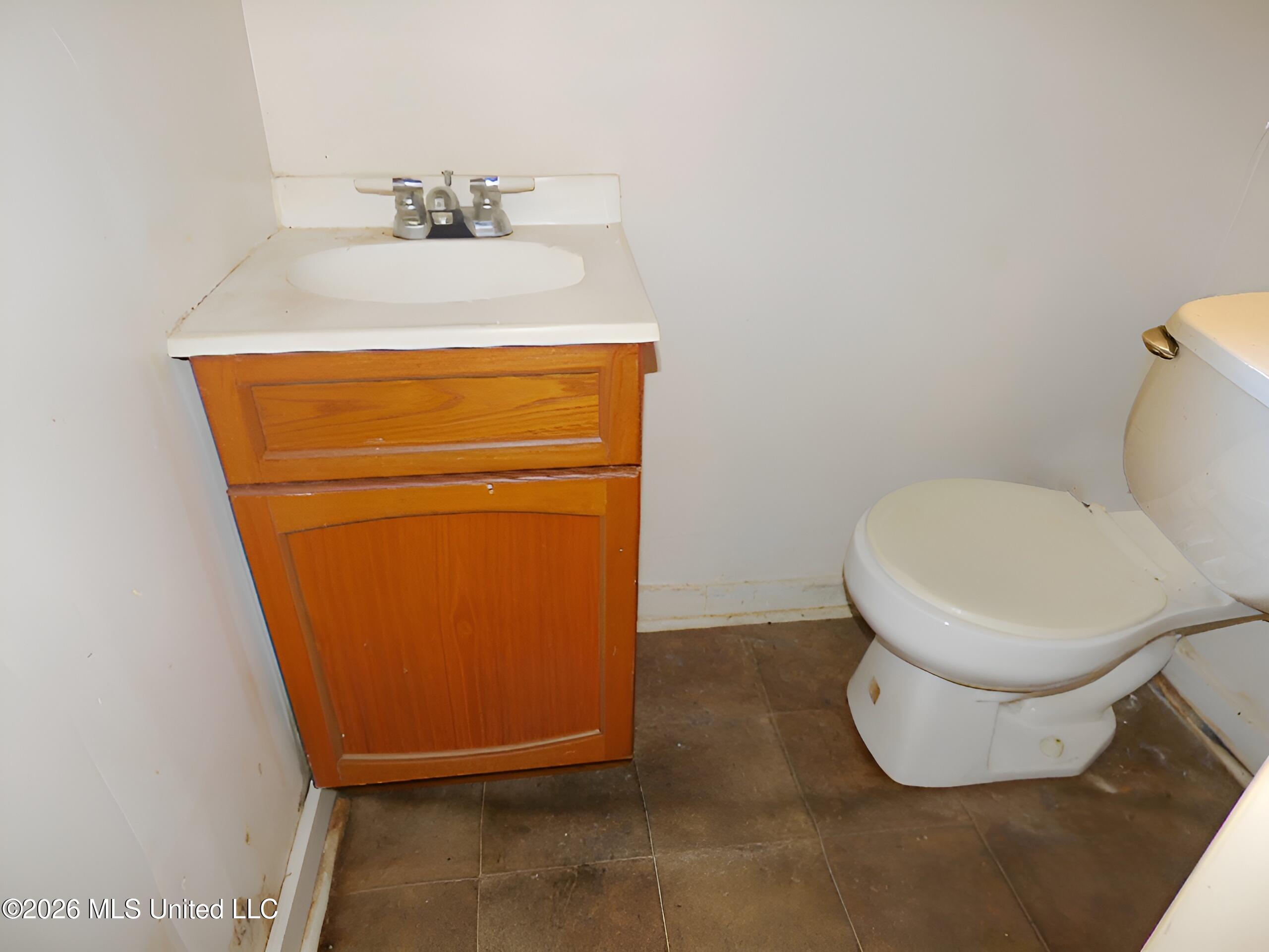 213 Oakland Drive Property Photo 8