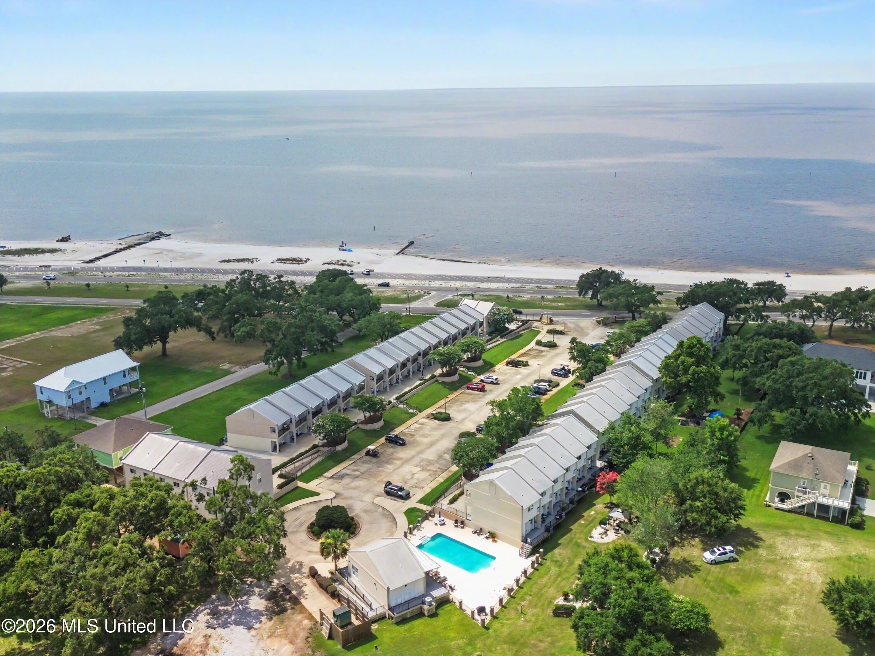 548 W Beach Boulevard Property Photo 3