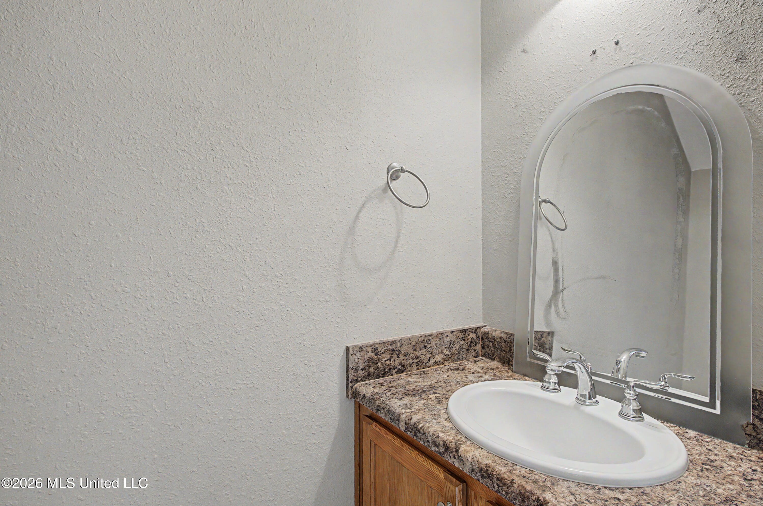548 W Beach Boulevard Property Photo 11