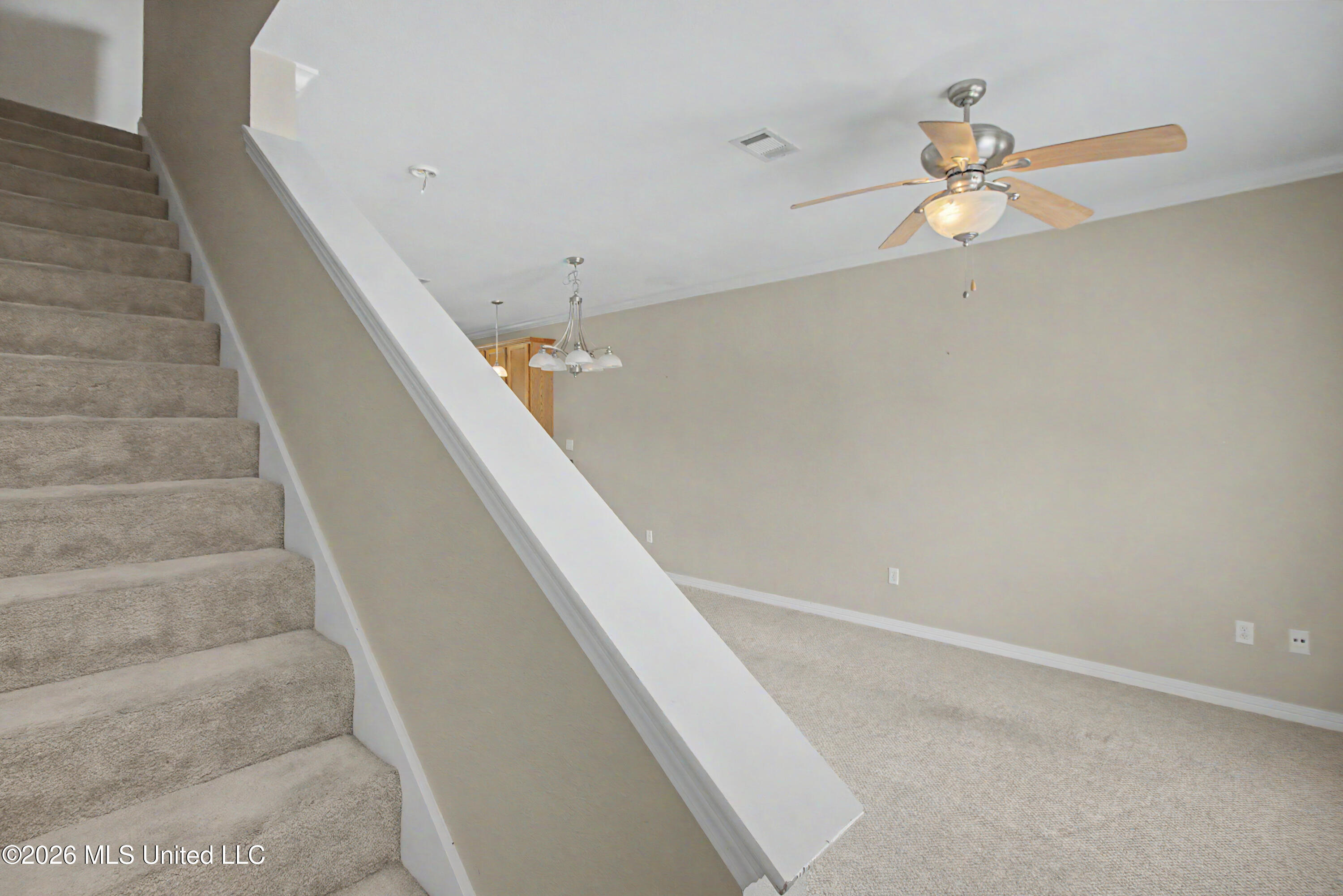 548 W Beach Boulevard Property Photo 12