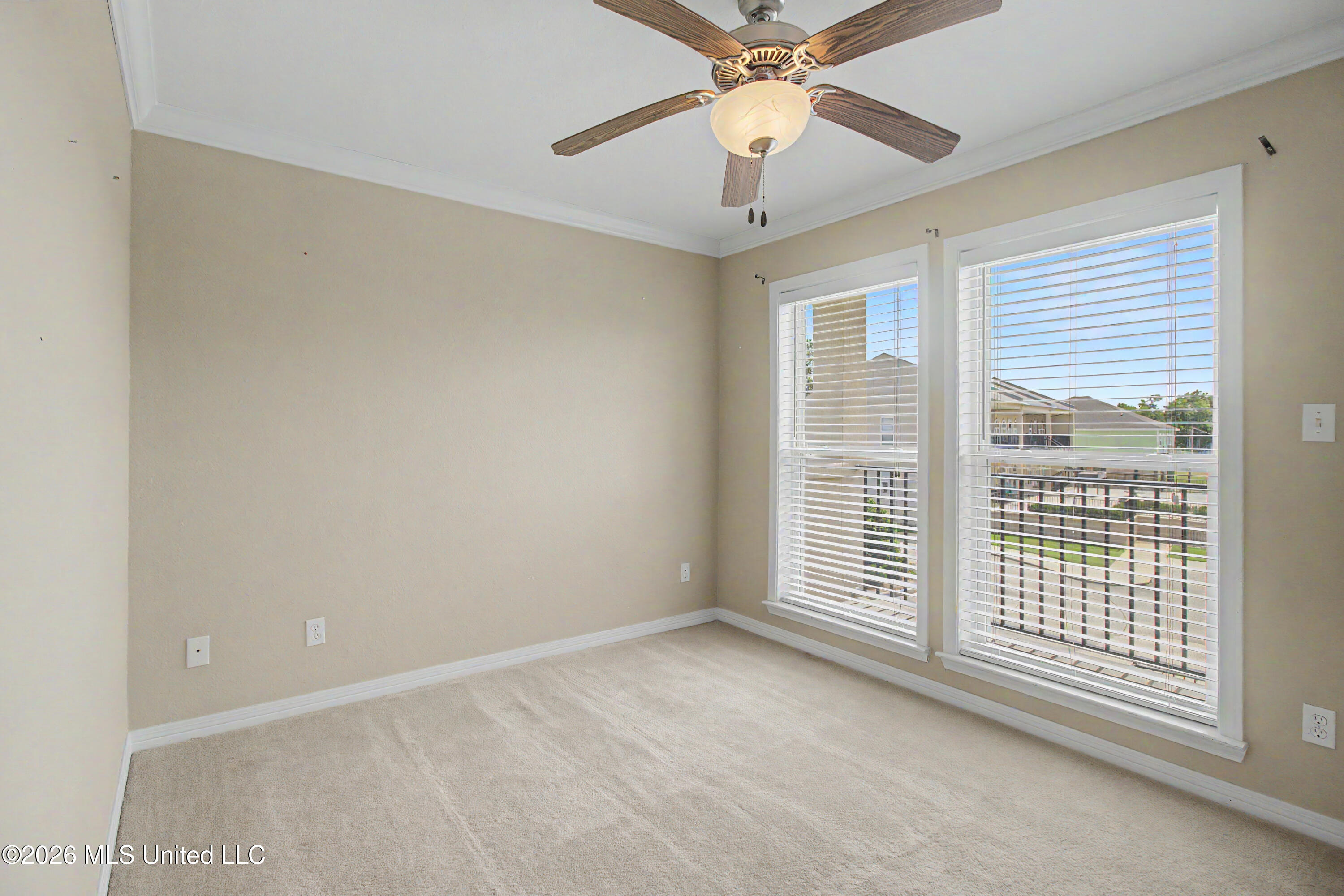 548 W Beach Boulevard Property Photo 16