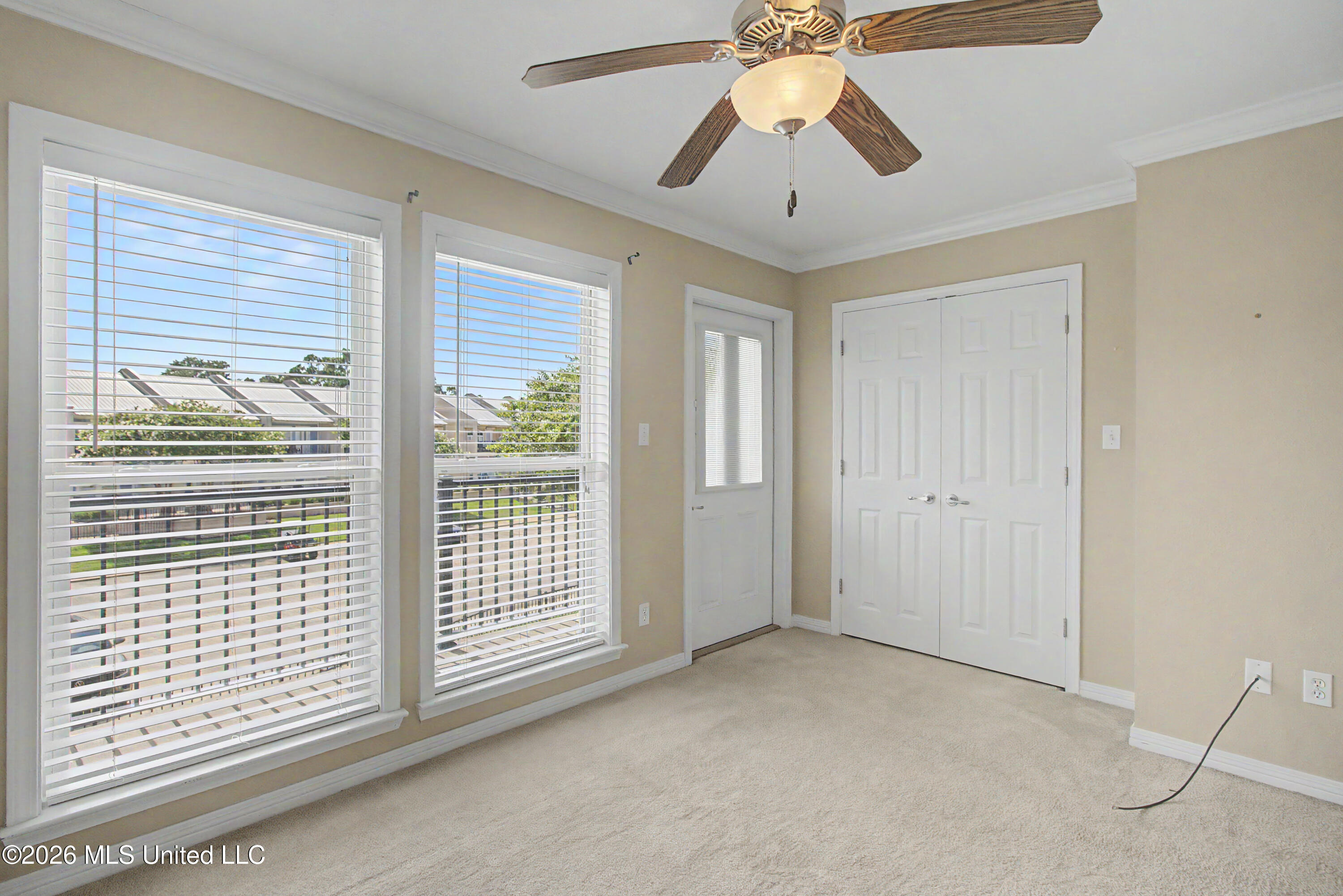 548 W Beach Boulevard Property Photo 17