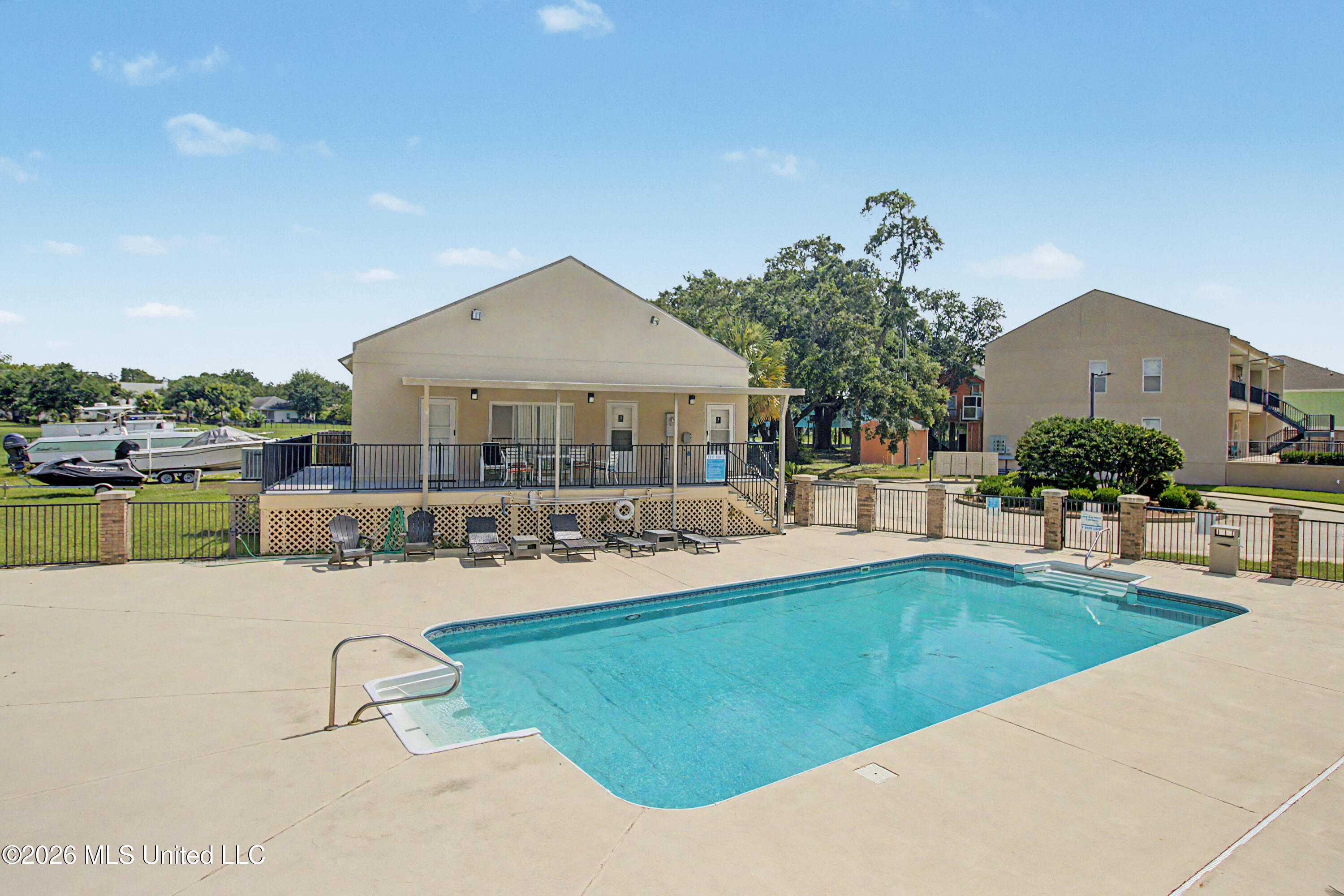 548 W Beach Boulevard Property Photo 25