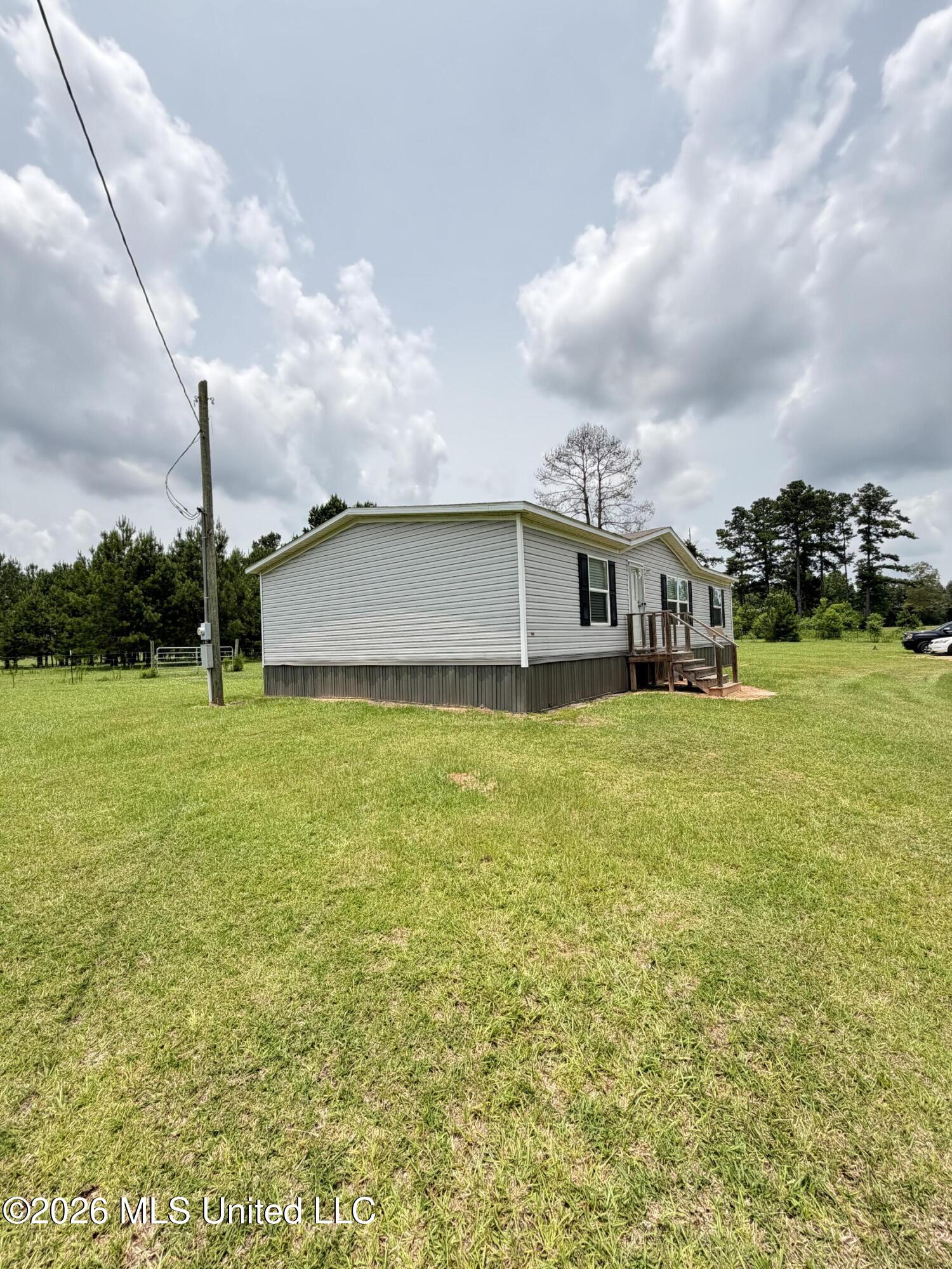 1123 Joel Lang Road Property Photo 2