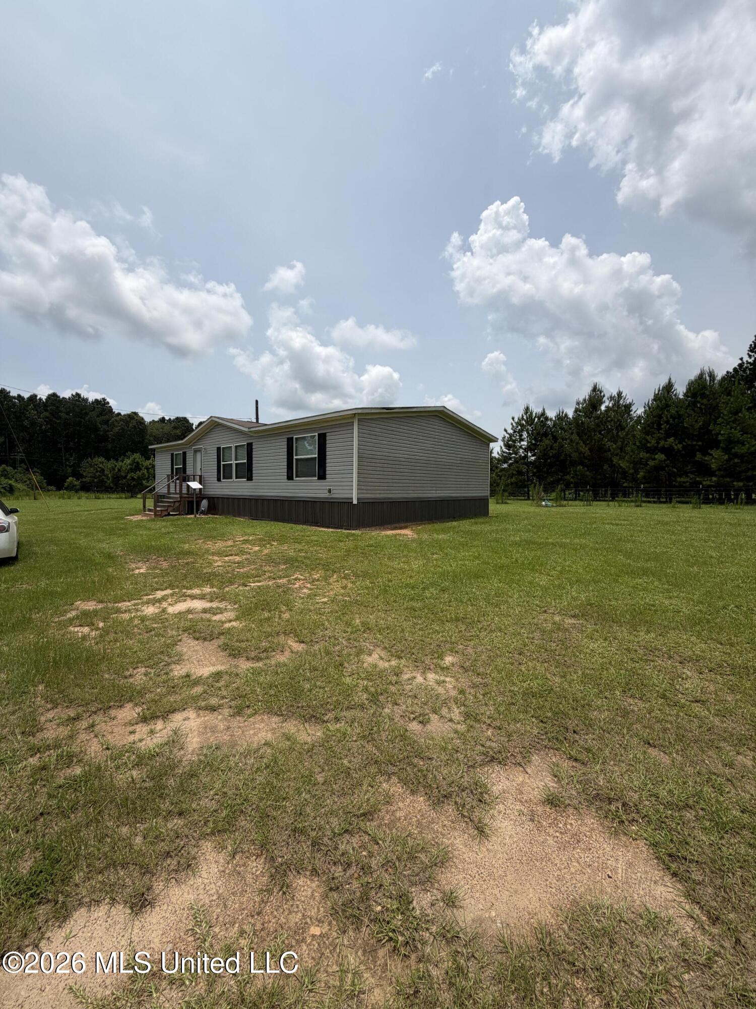 1123 Joel Lang Road Property Photo 3