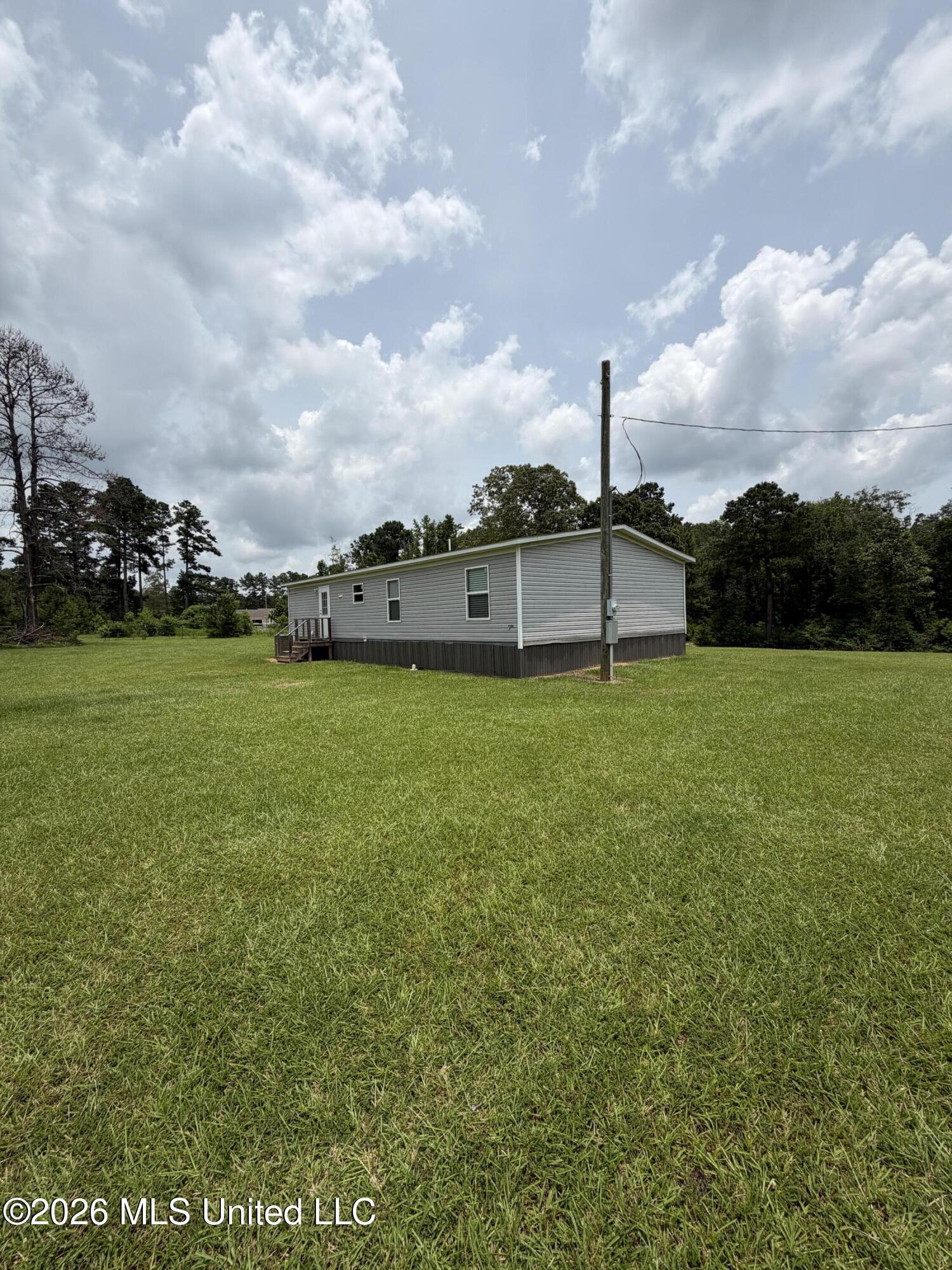 1123 Joel Lang Road Property Photo 4