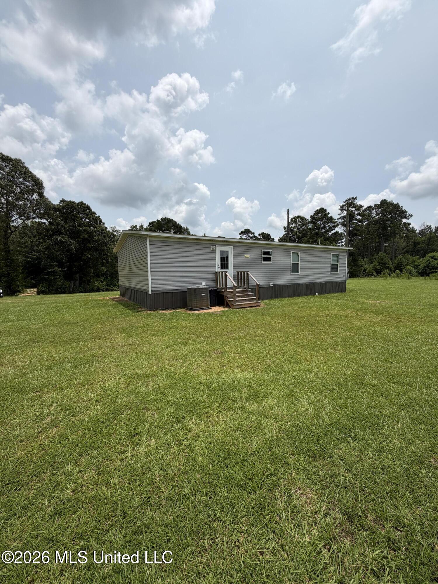 1123 Joel Lang Road Property Photo 5