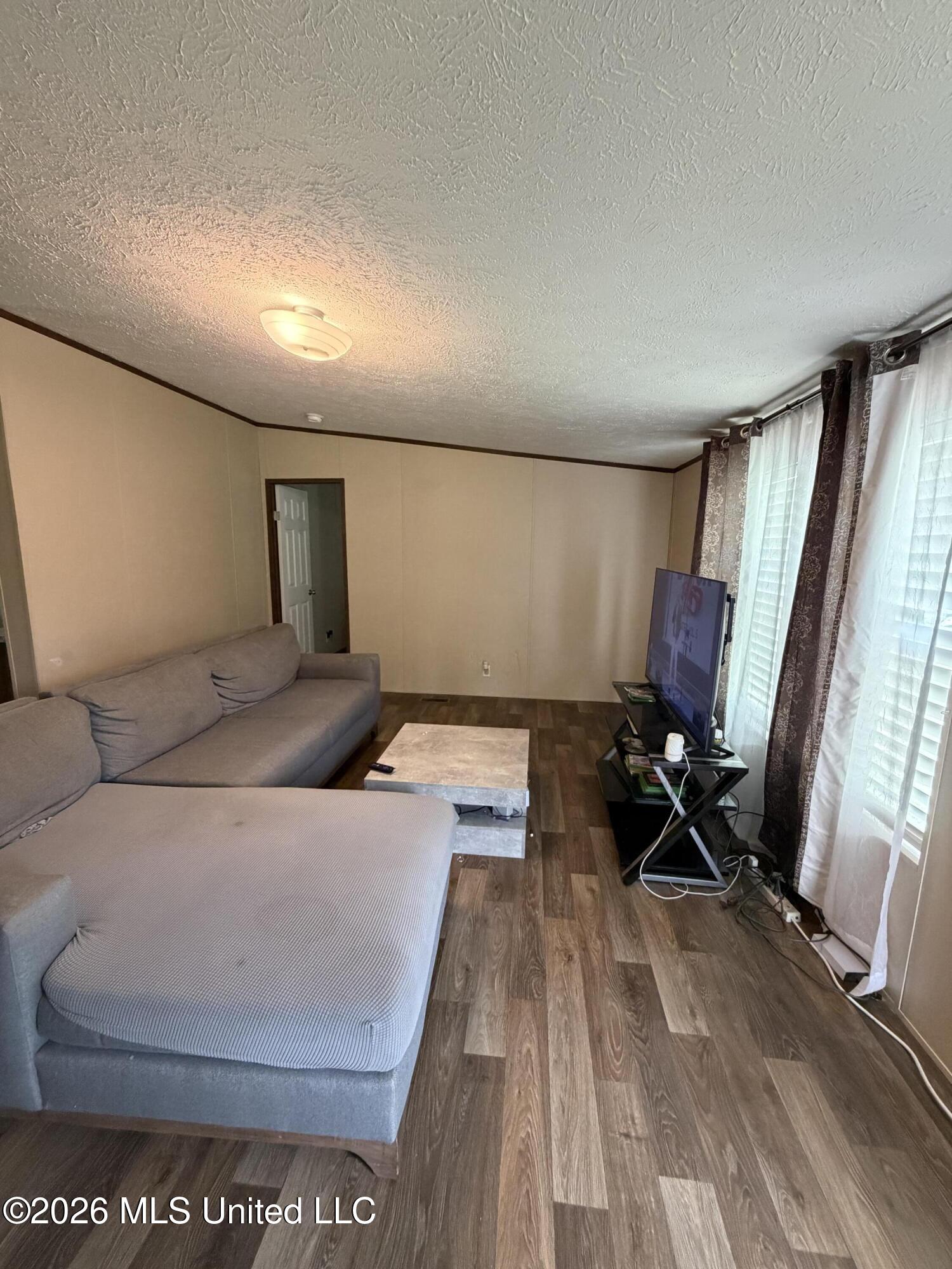 1123 Joel Lang Road Property Photo 7