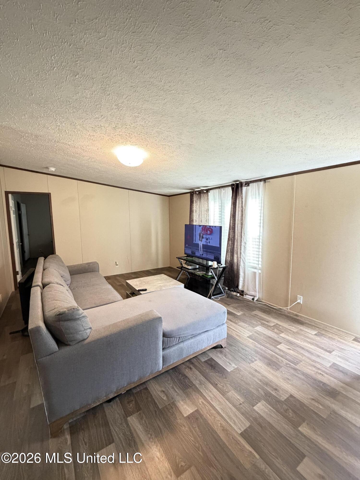1123 Joel Lang Road Property Photo 8