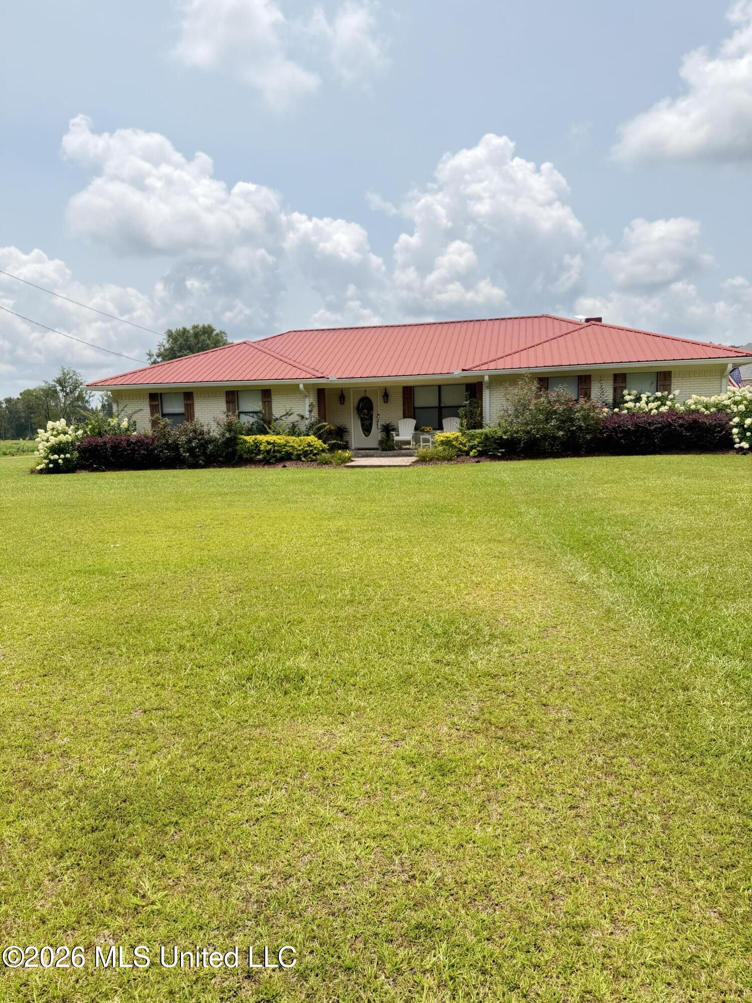 4018 Fernwood Road Property Photo 2