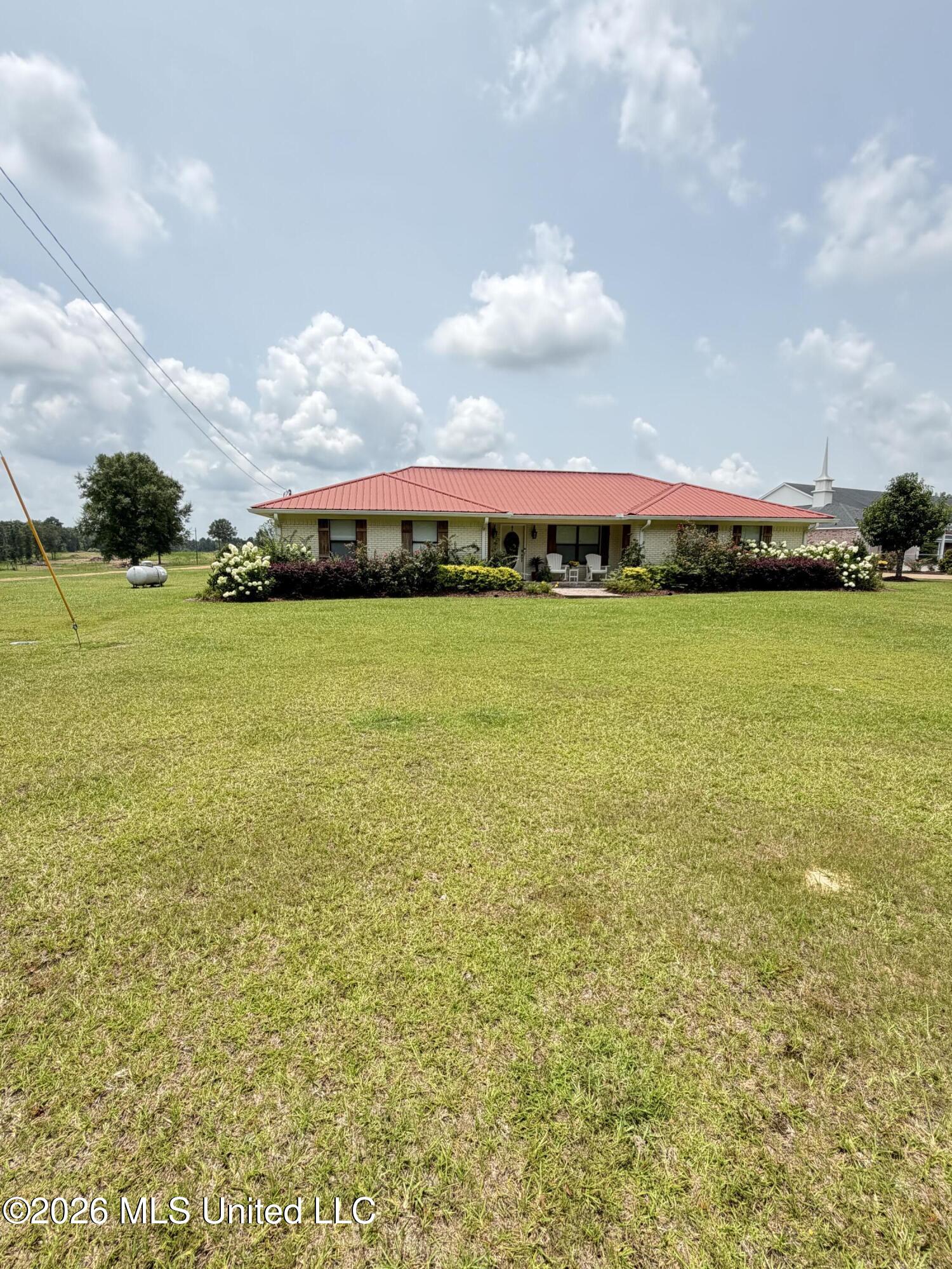 4018 Fernwood Road Property Photo 4
