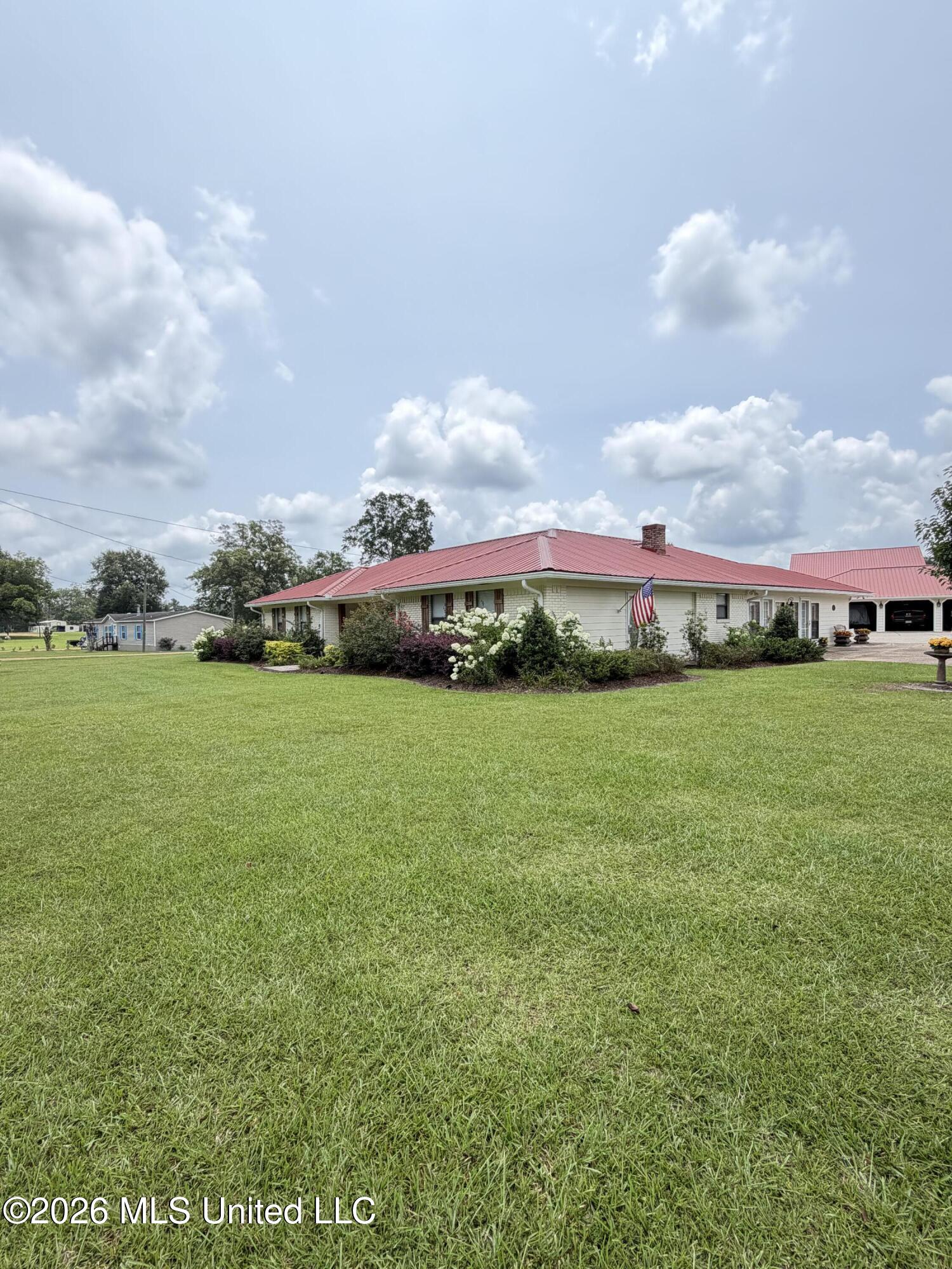 4018 Fernwood Road Property Photo 6