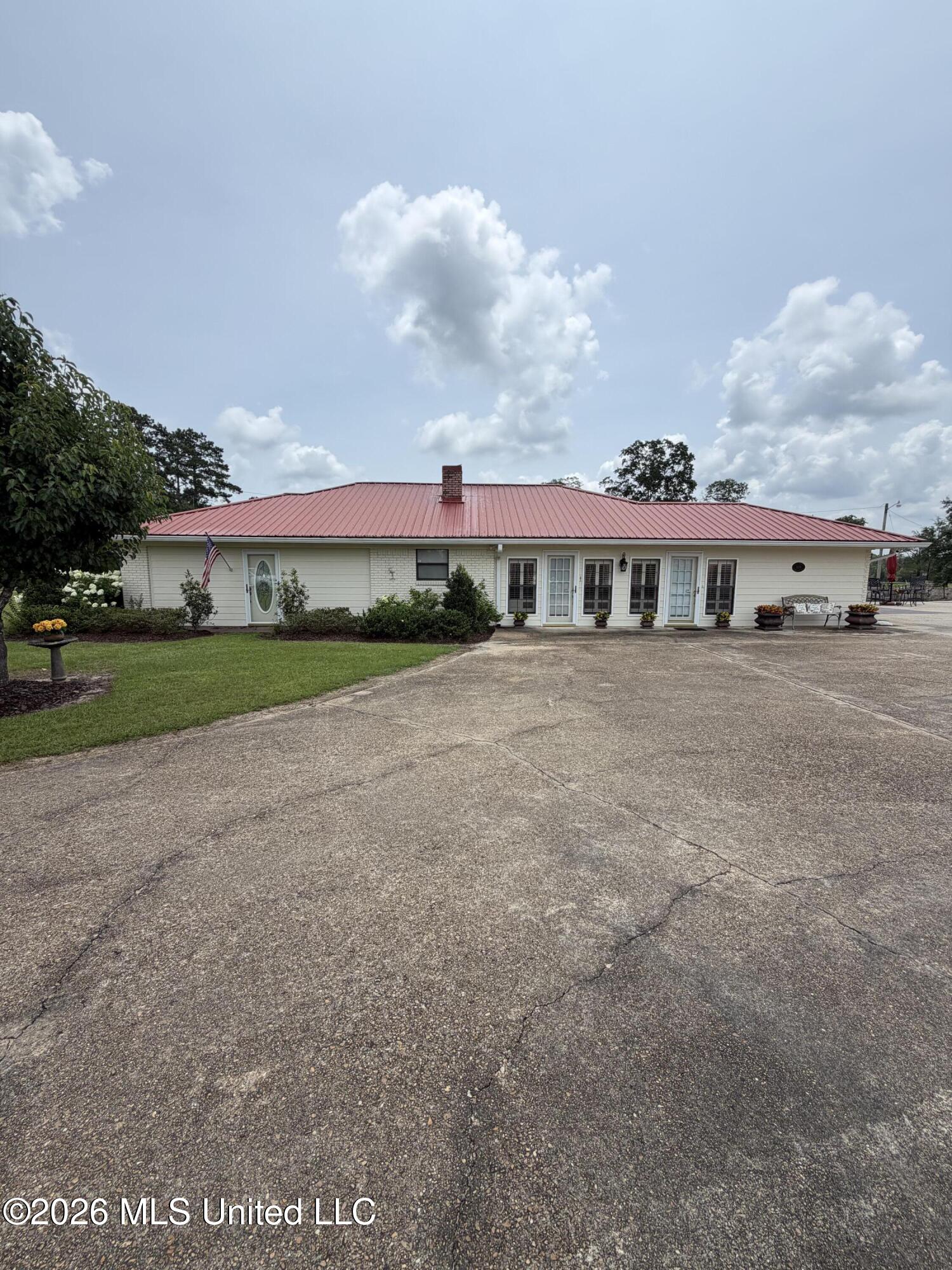 4018 Fernwood Road Property Photo 7