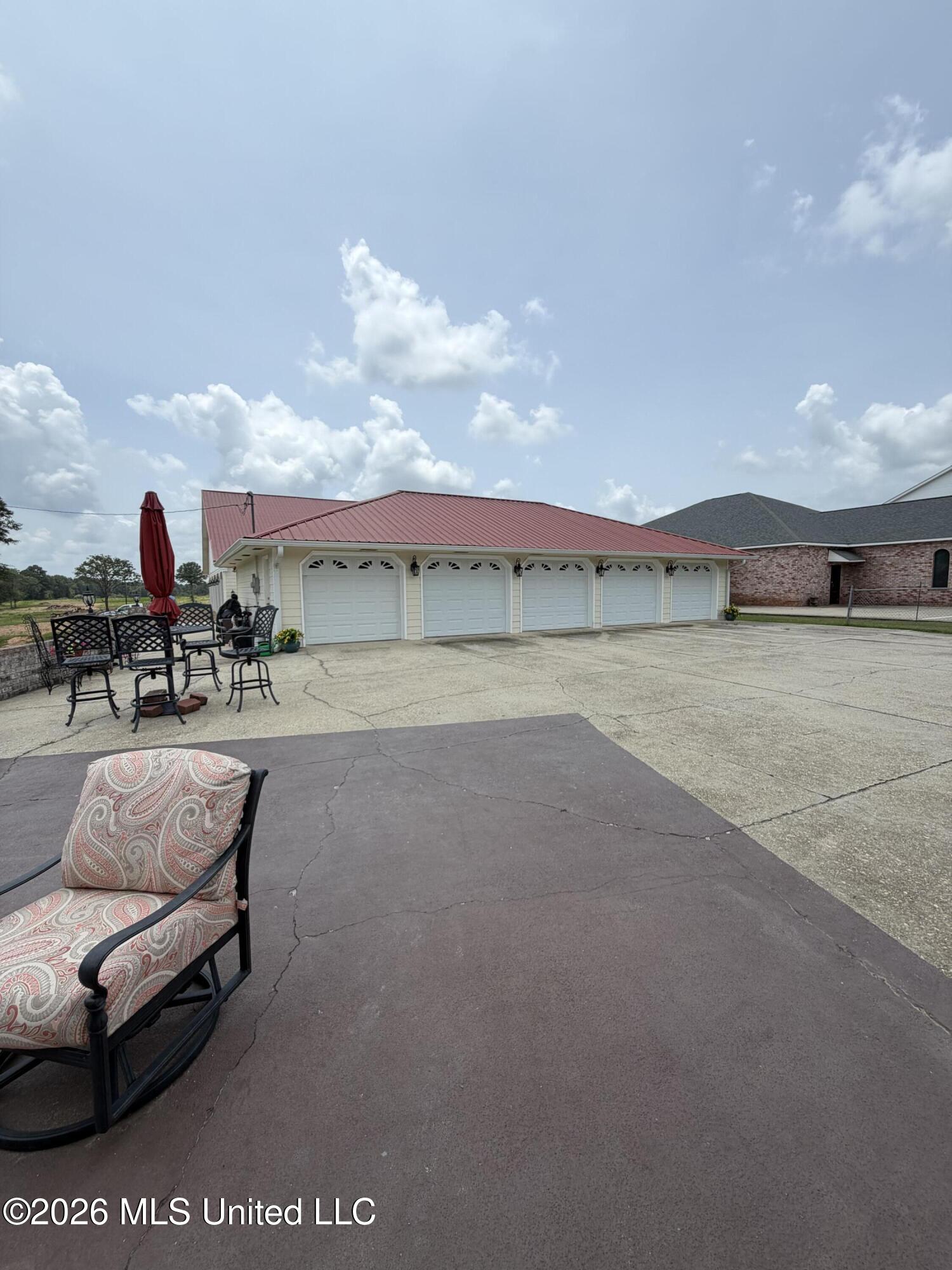 4018 Fernwood Road Property Photo 8