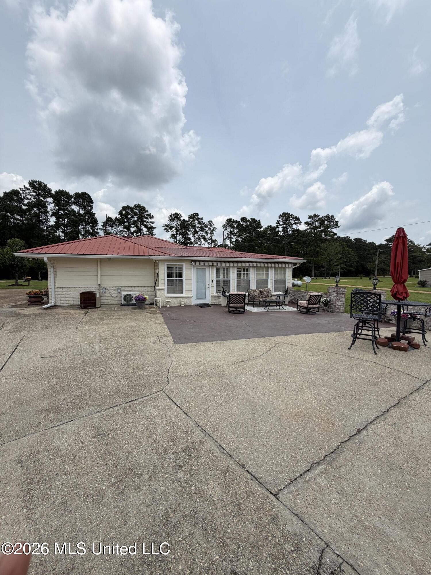 4018 Fernwood Road Property Photo 10
