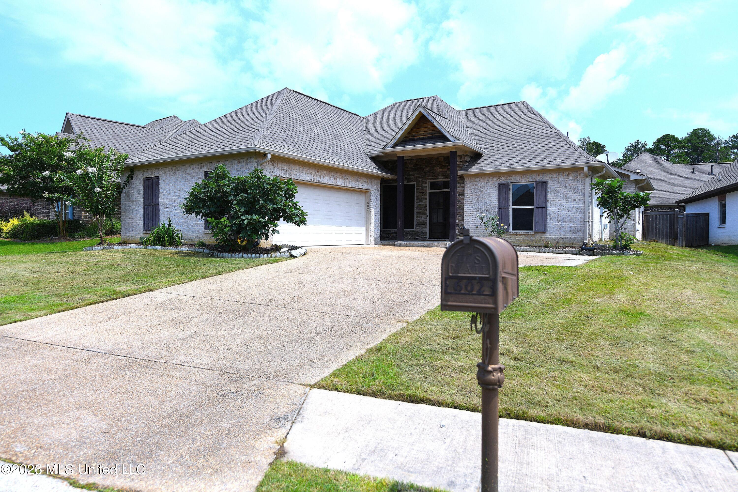 602 Emerald Court Property Photo 1