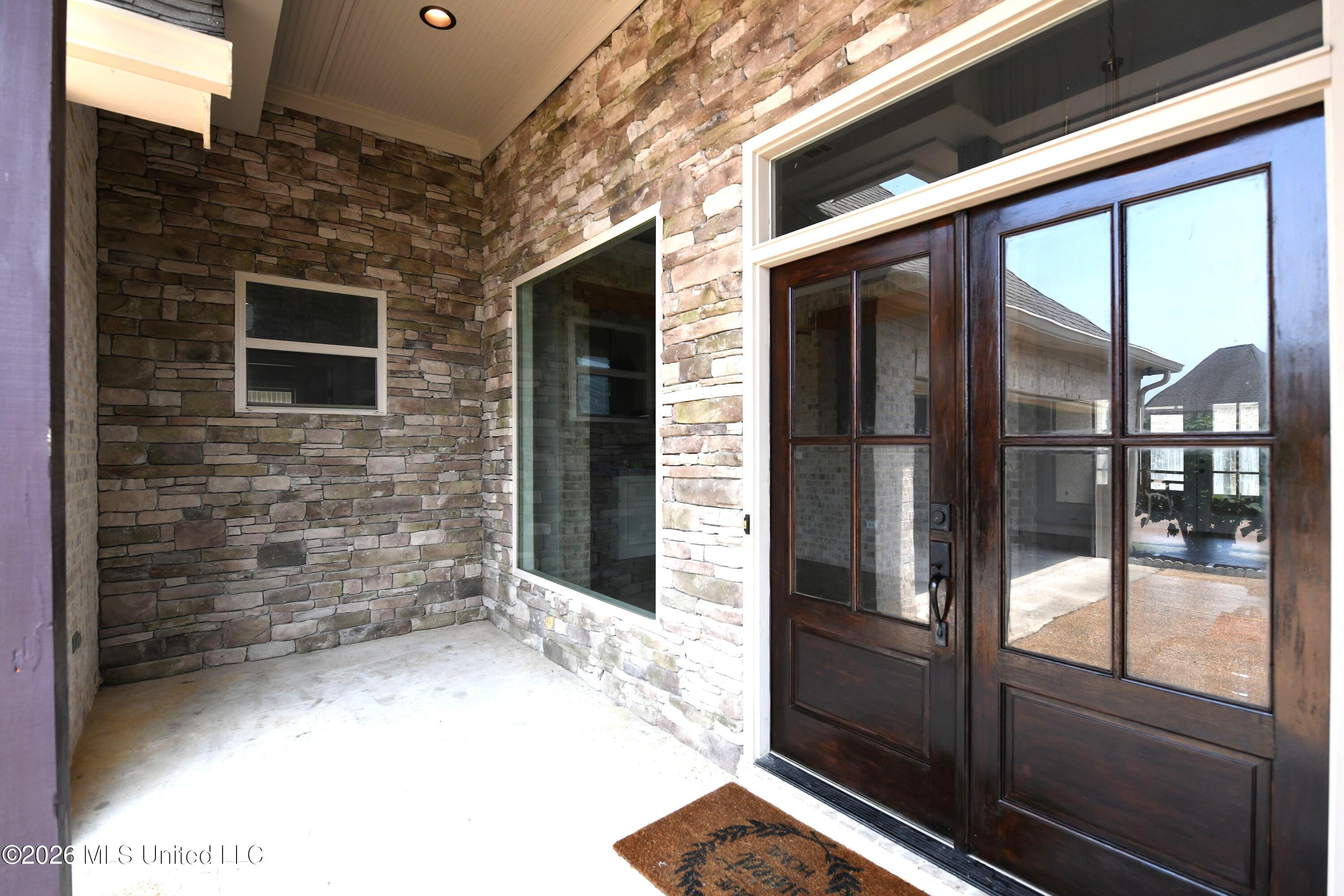 602 Emerald Court Property Photo 2