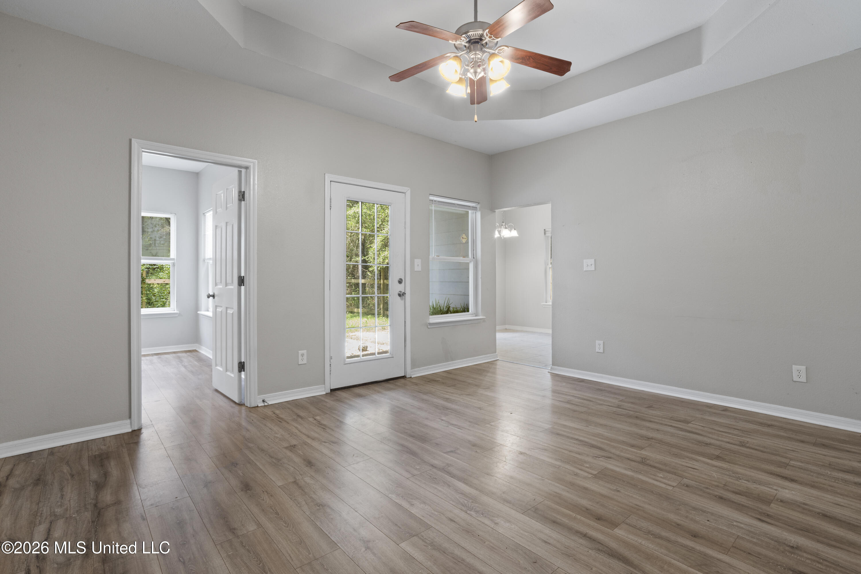 6061 W Madison Street Property Photo 5