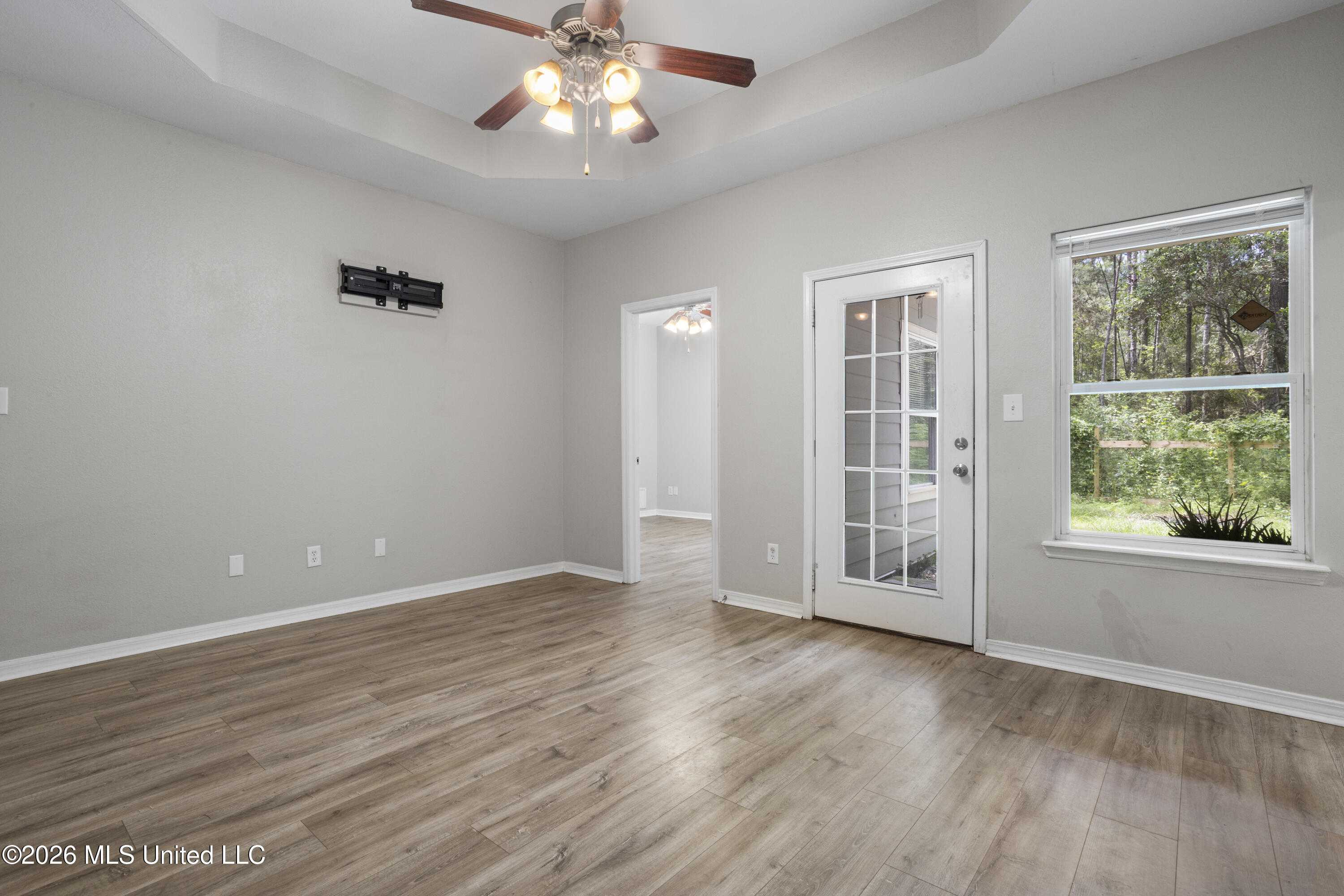 6061 W Madison Street Property Photo 6