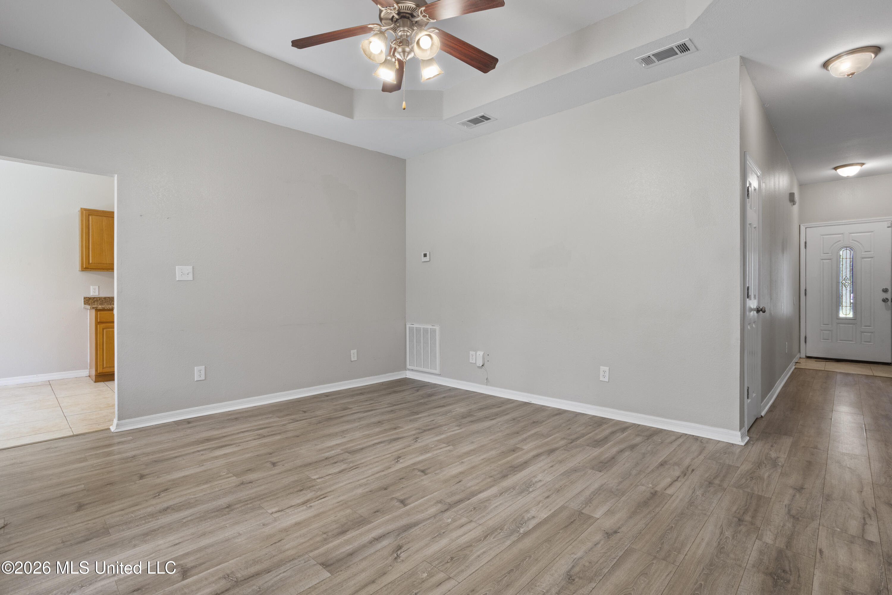 6061 W Madison Street Property Photo 8