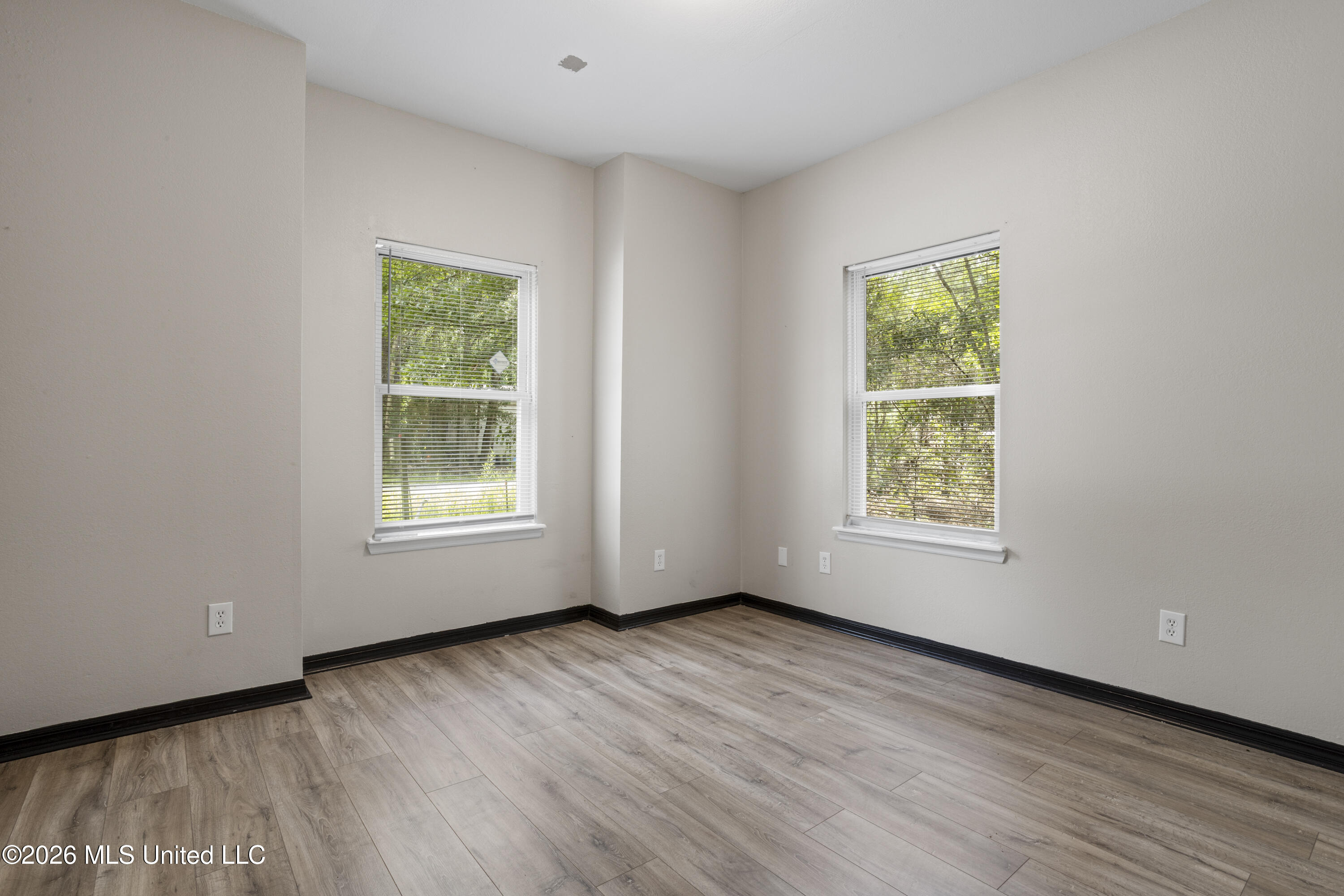 6061 W Madison Street Property Photo 19