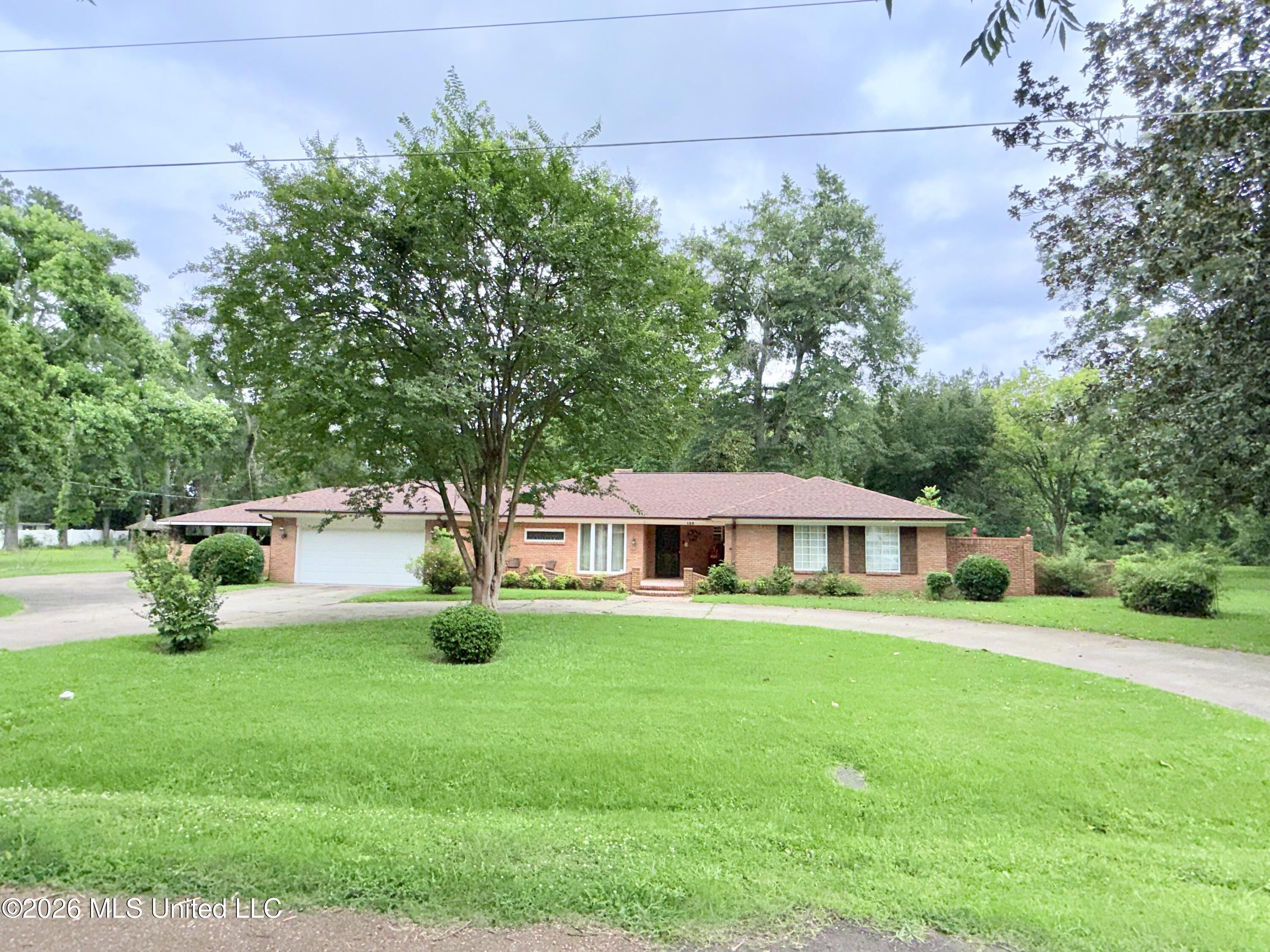 123 Devalda Drive Property Photo 1