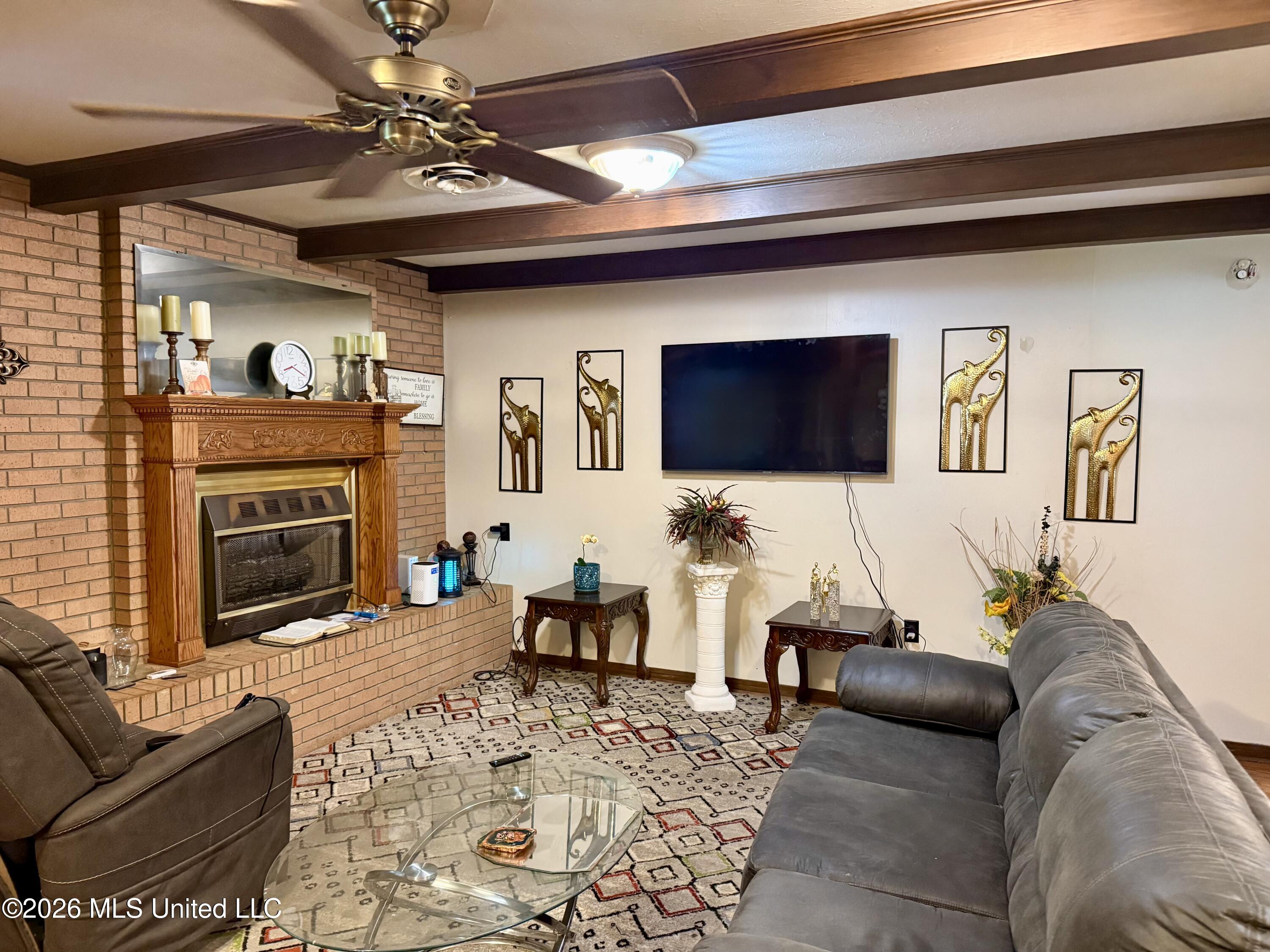 123 Devalda Drive Property Photo 4