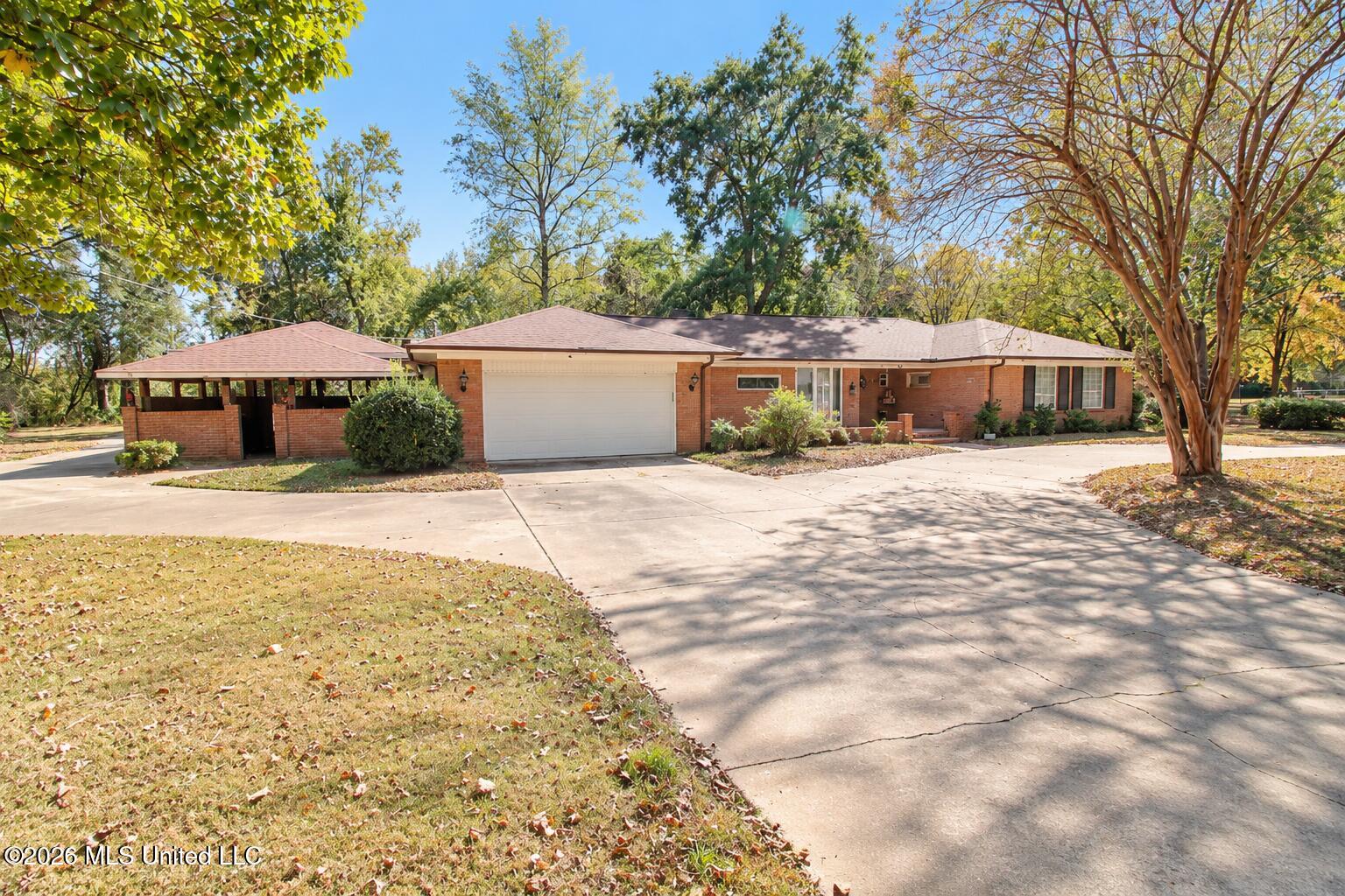123 Devalda Drive Property Photo 4