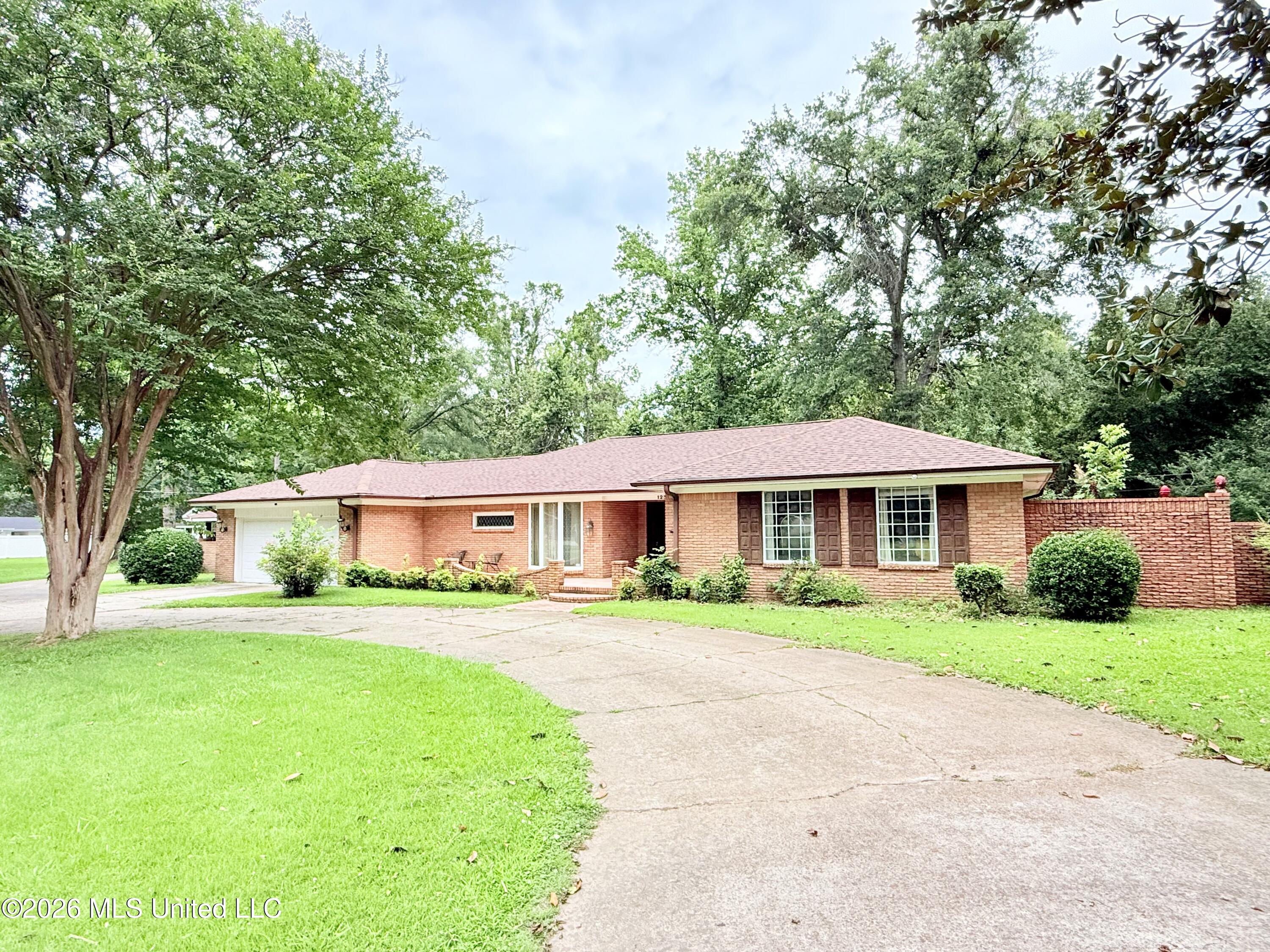 123 Devalda Drive Property Photo 34