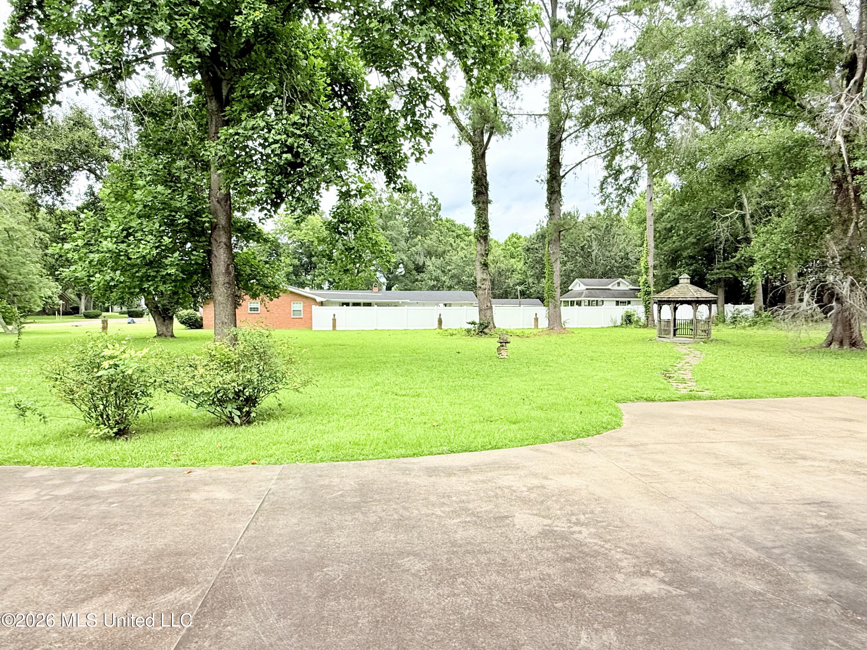 123 Devalda Drive Property Photo 38