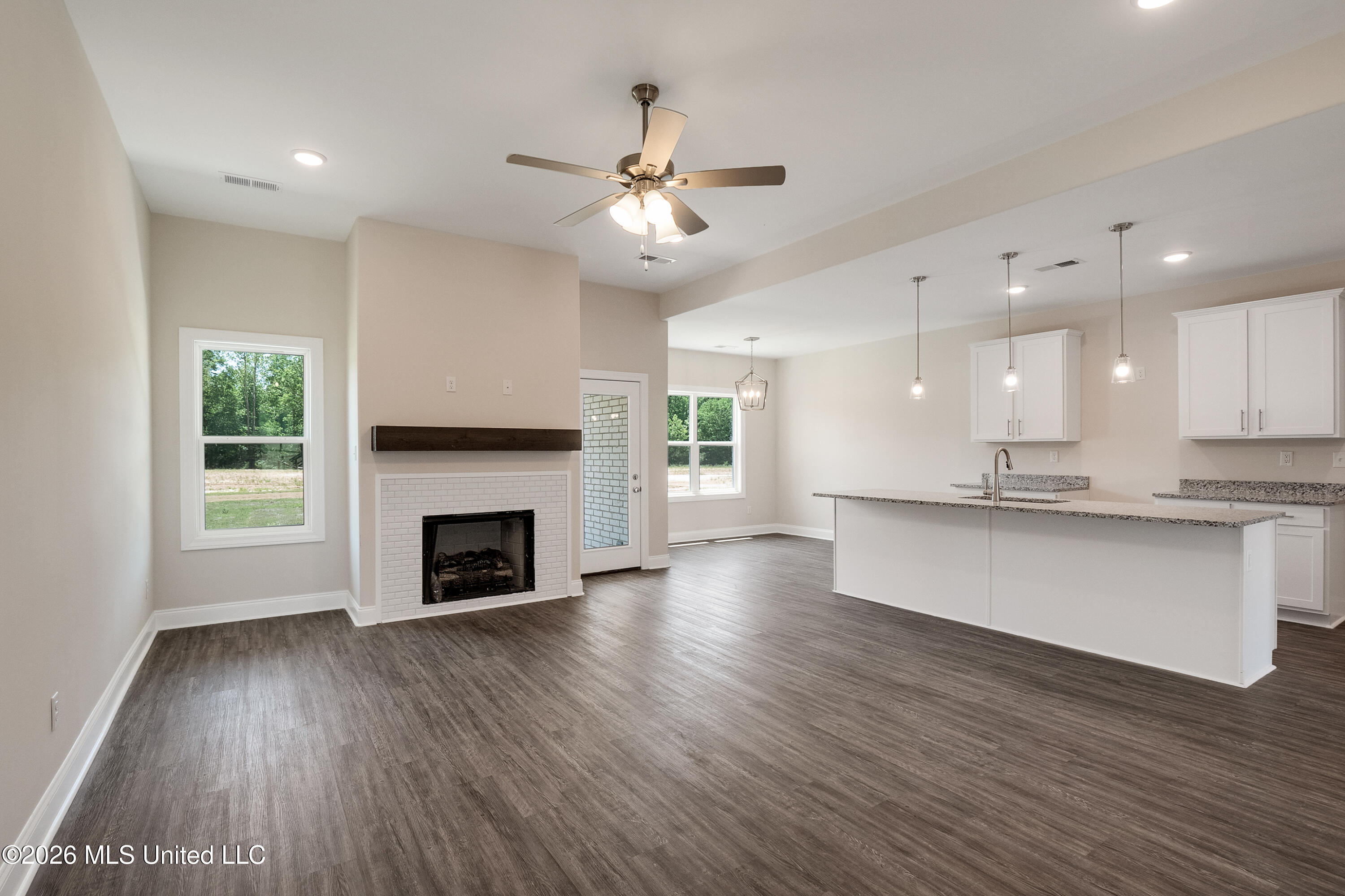 365 Centerline Roper Loop Property Photo 6