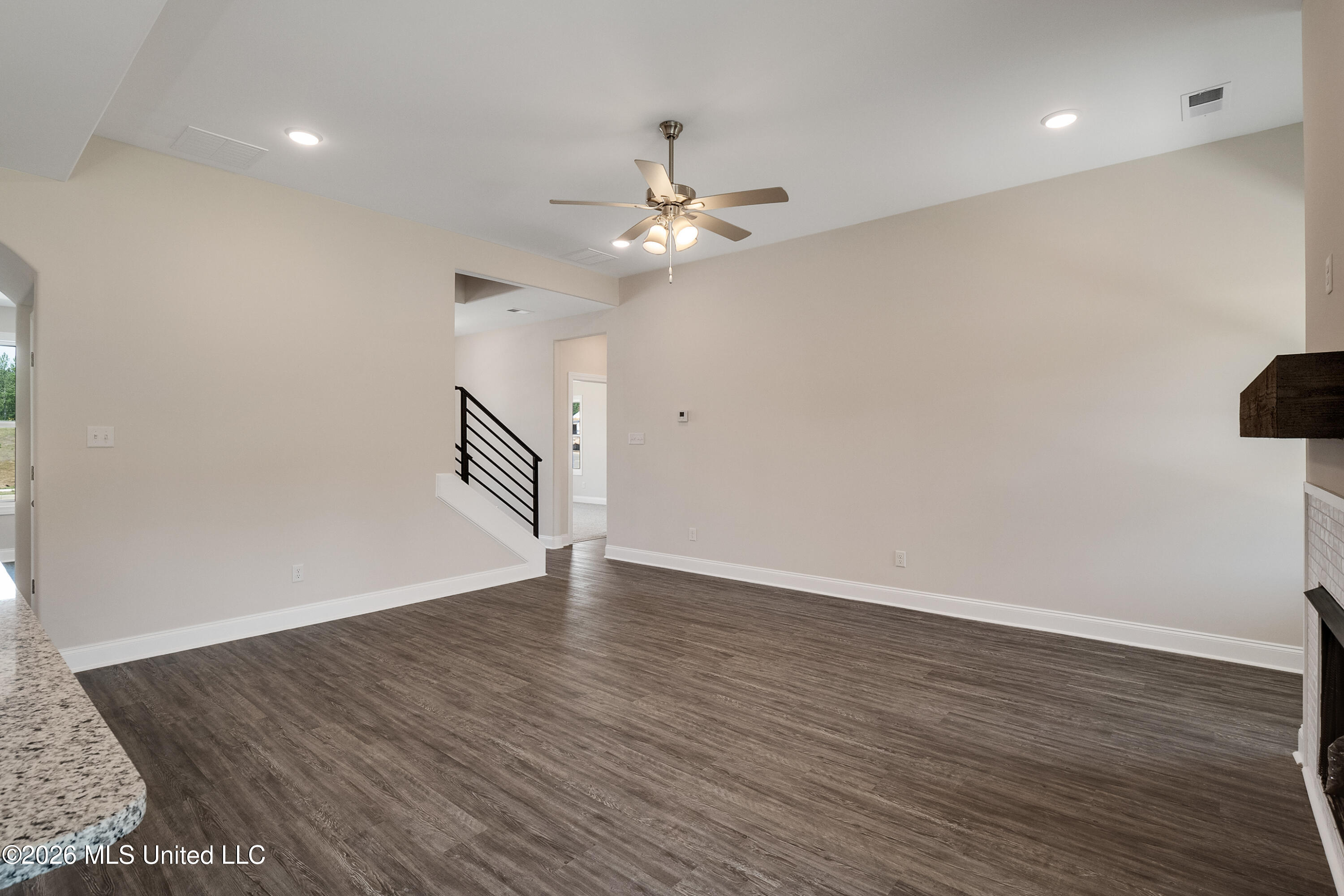 365 Centerline Roper Loop Property Photo 8